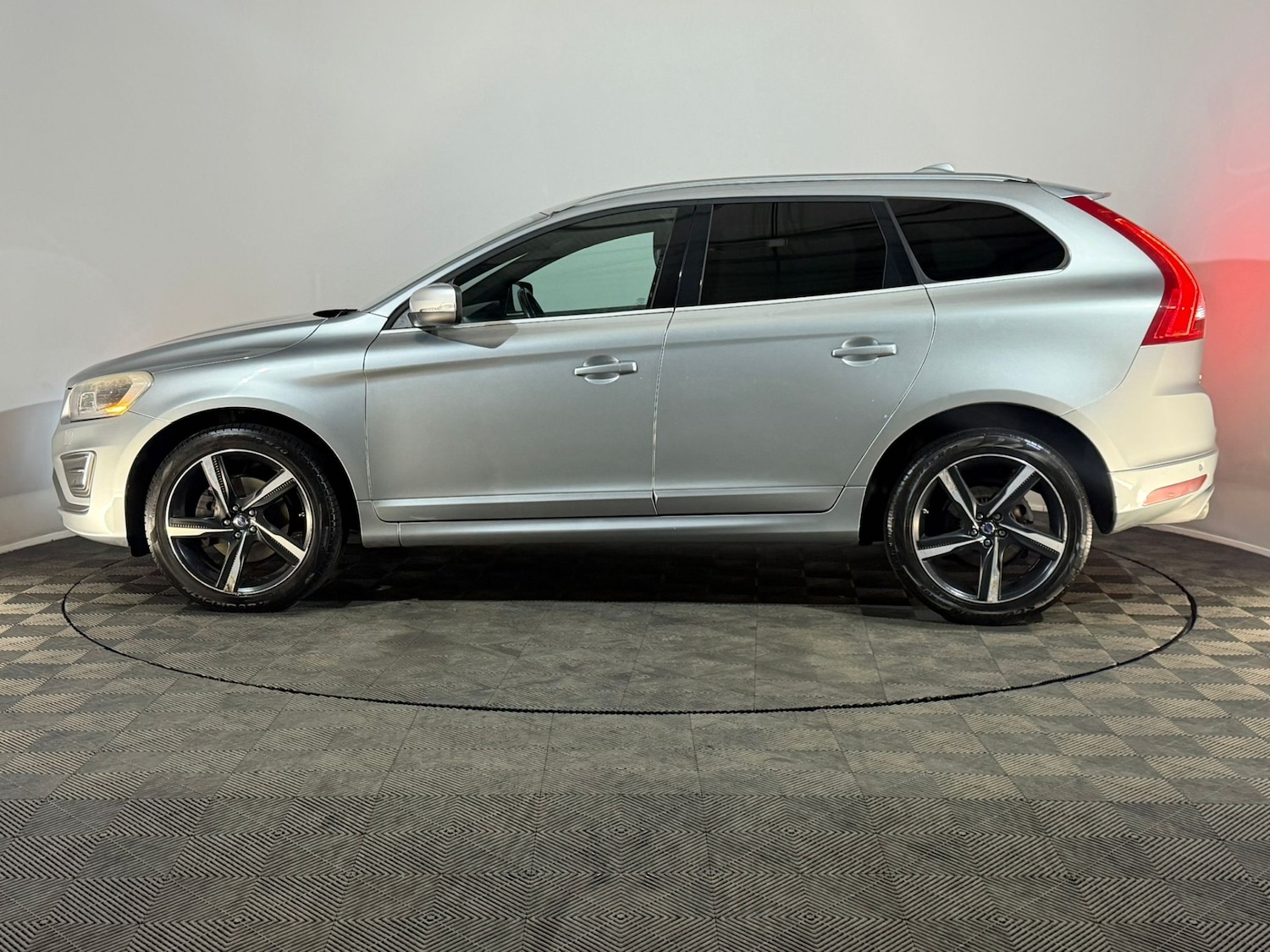 Used Volvo XC60 2014 for sale - 77342547: Photo 2