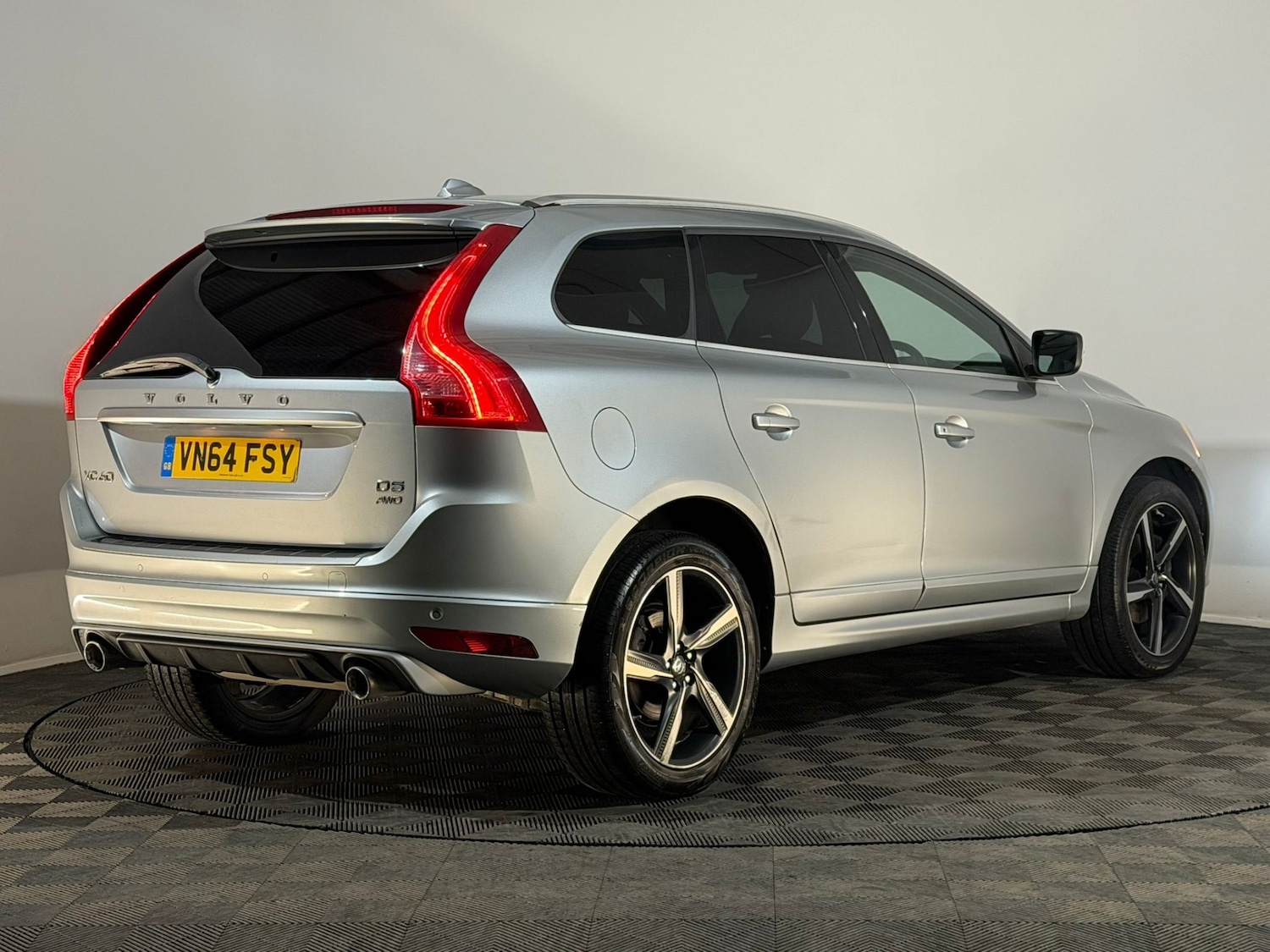 Used Volvo XC60 2014 for sale - 77342547: Photo 3