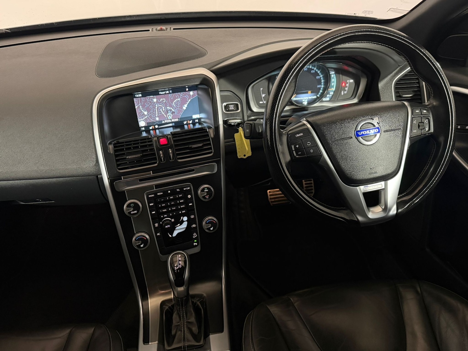 Used Volvo XC60 2014 for sale - 77342547: Photo 9