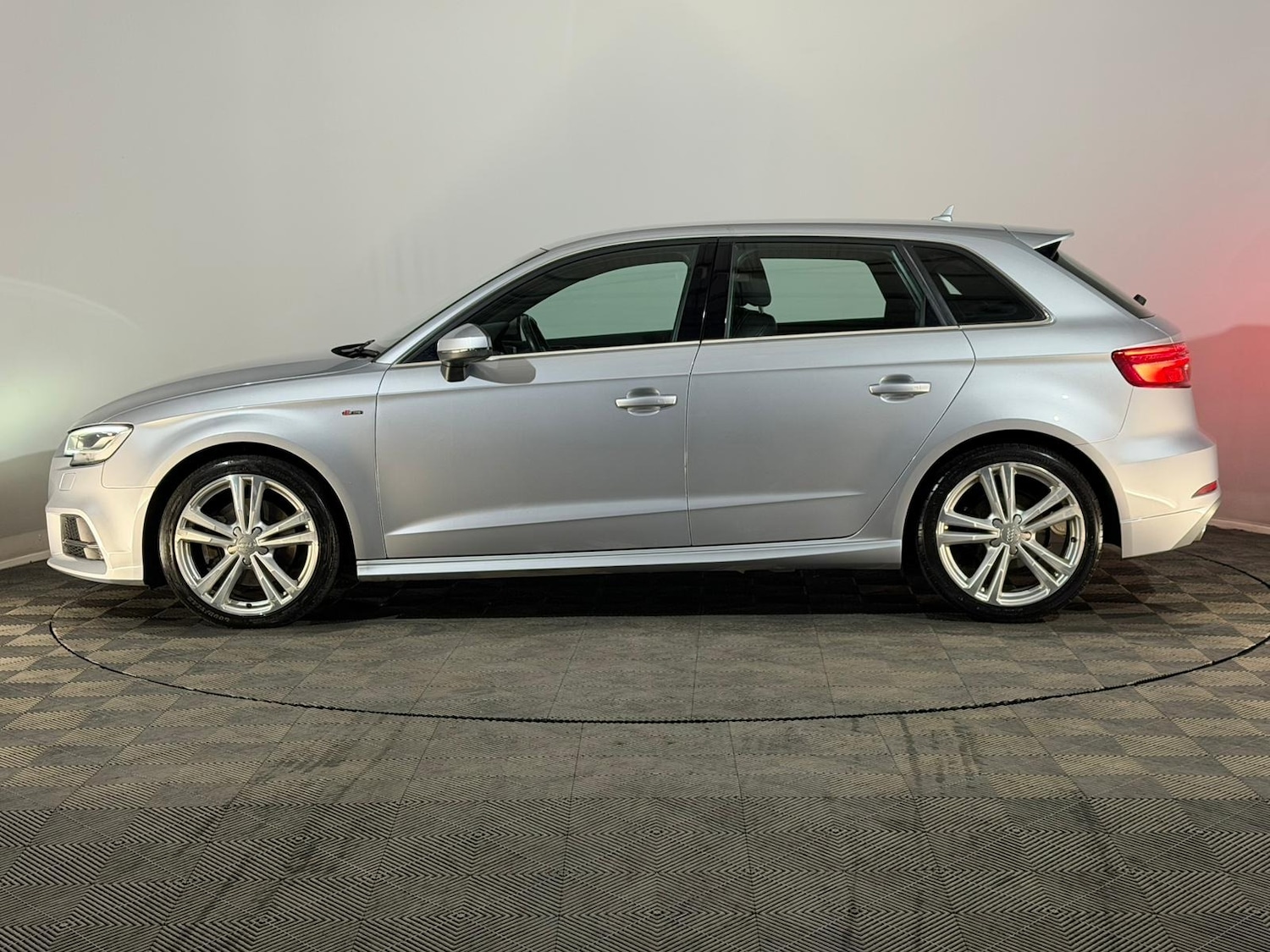 Used Audi A3 2017 for sale - 76745100: Photo 5