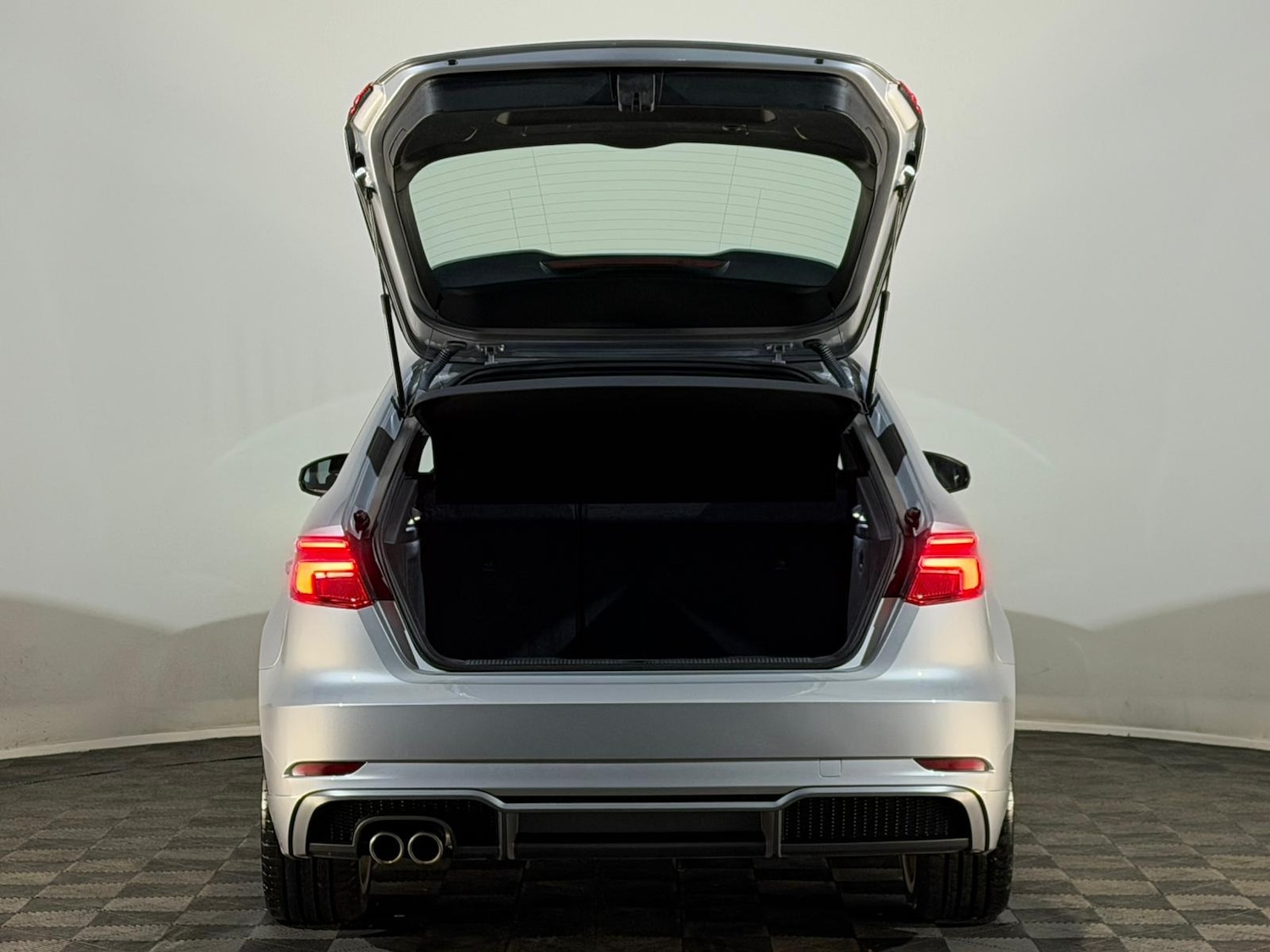 Used Audi A3 2017 for sale - 76745100: Photo 8