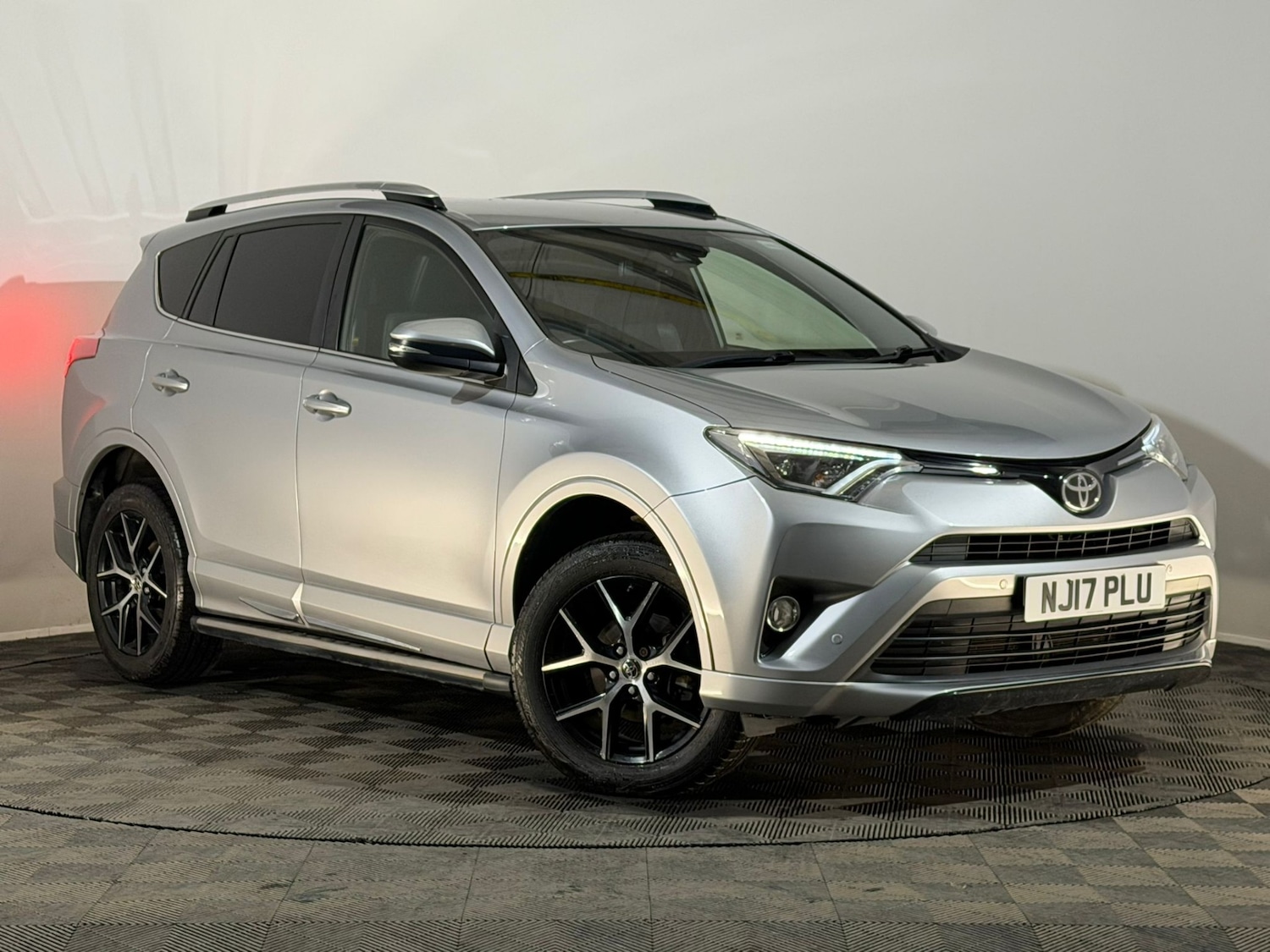 Used Toyota RAV4 2017 for sale - 76298954: Photo 1