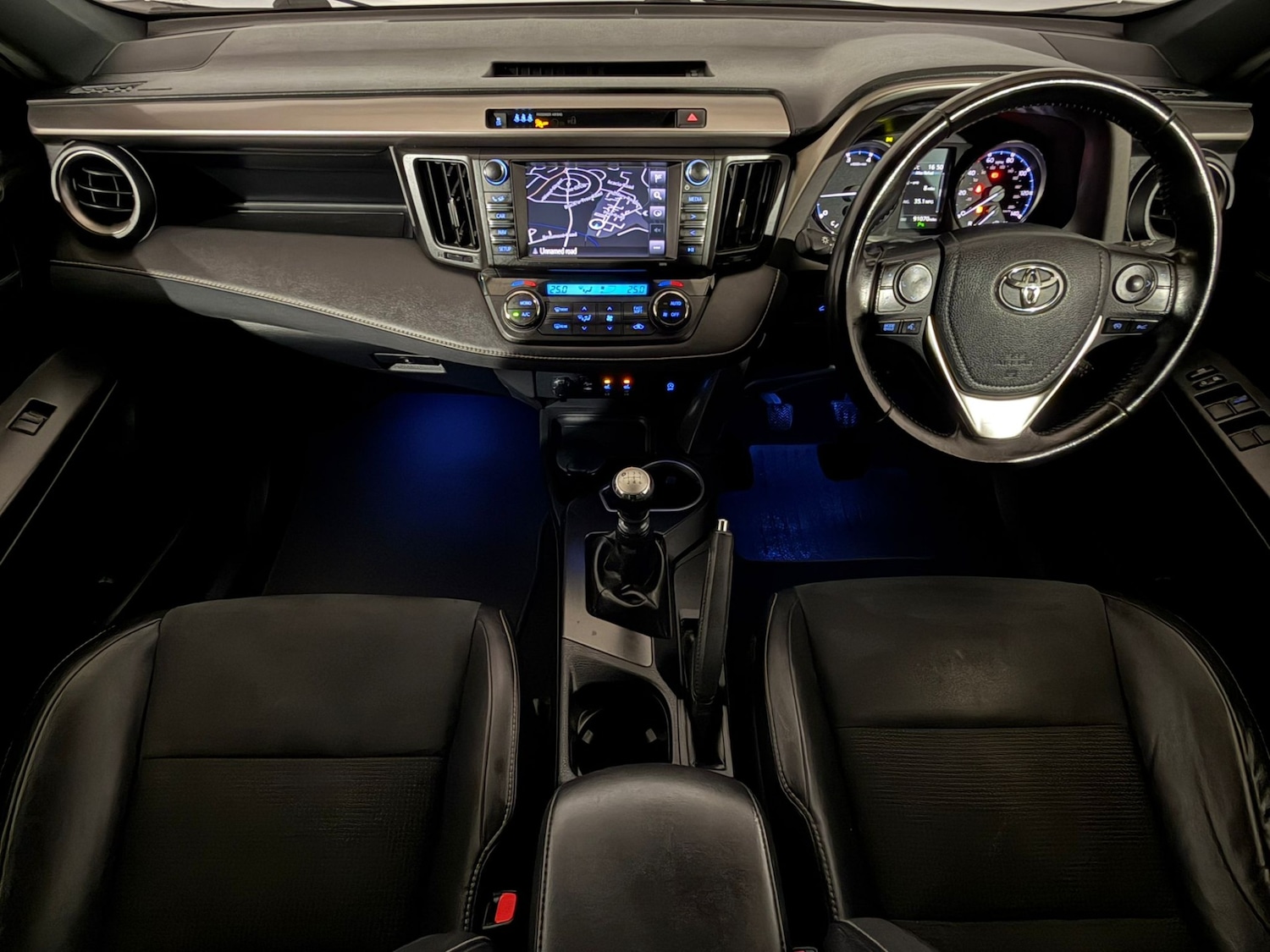 Used Toyota RAV4 2017 for sale - 76298954: Photo 11