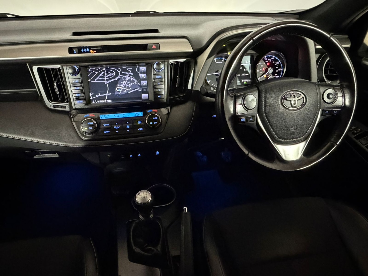 Used Toyota RAV4 2017 for sale - 76298954: Photo 12