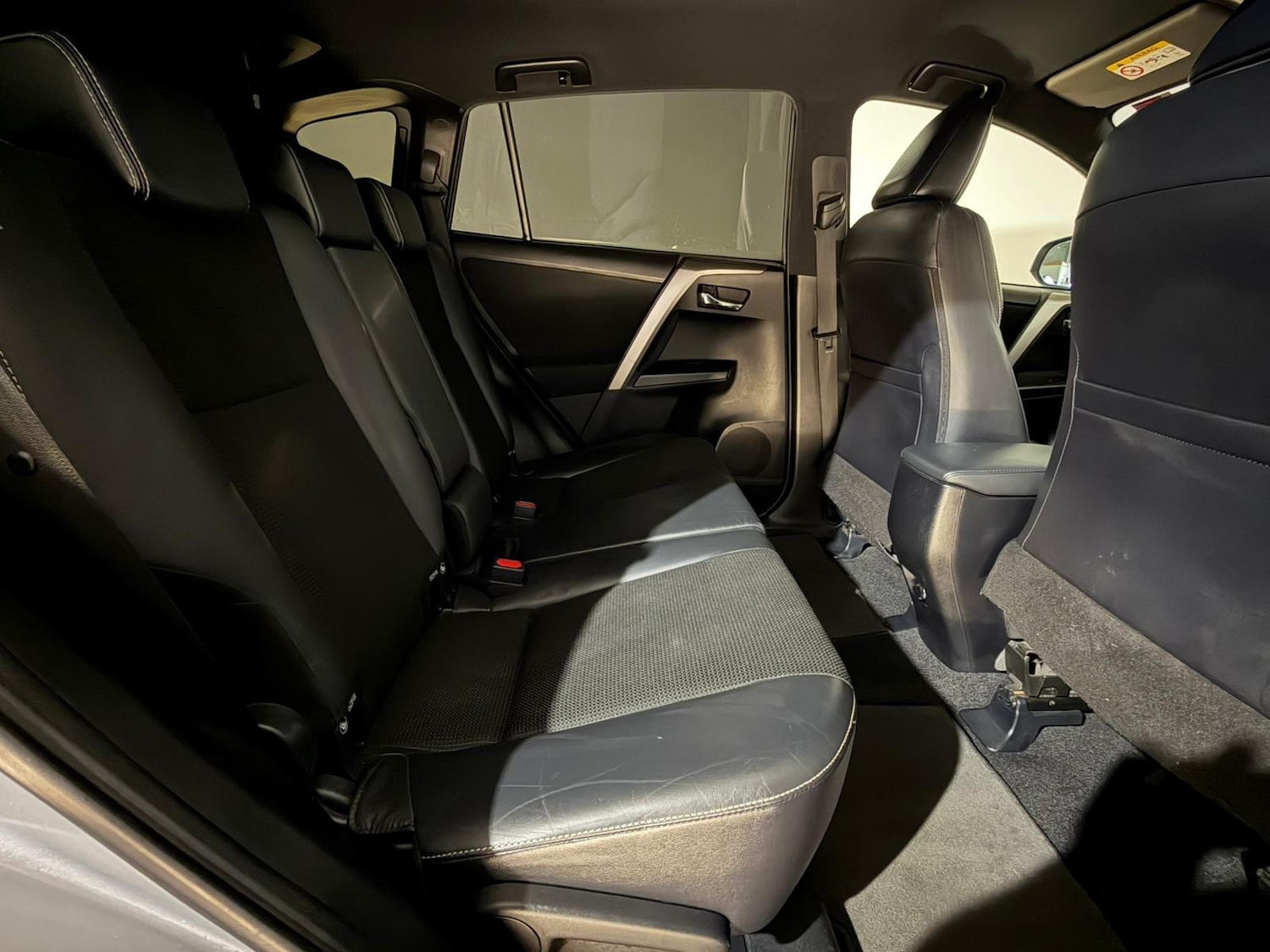 Used Toyota RAV4 2017 for sale - 76298954: Photo 18