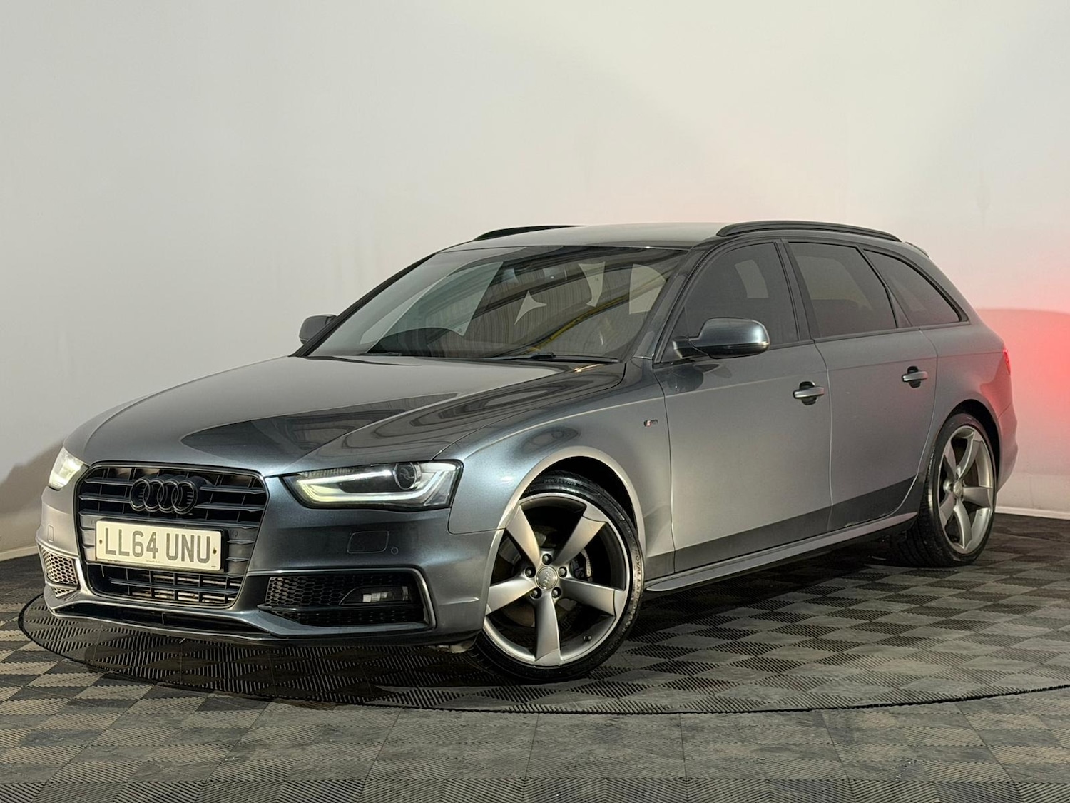 Used Audi A4 2014 for sale - 77482197: Photo 3