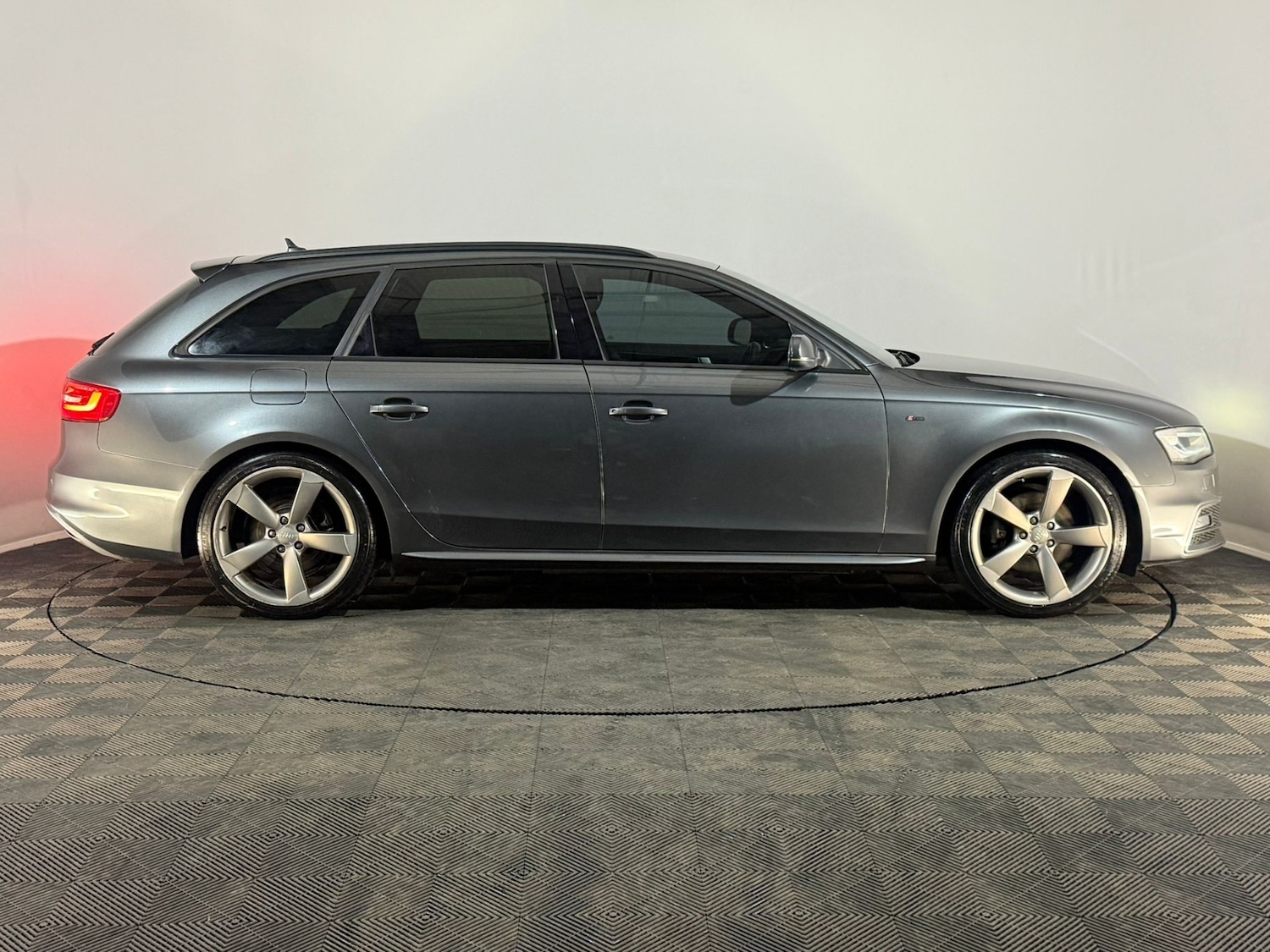 Used Audi A4 2014 for sale - 77482197: Photo 4