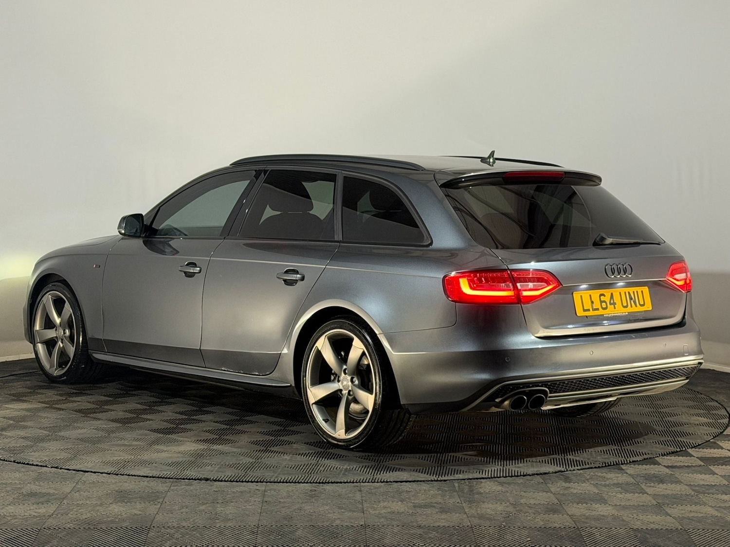 Used Audi A4 2014 for sale - 77482197: Photo 9