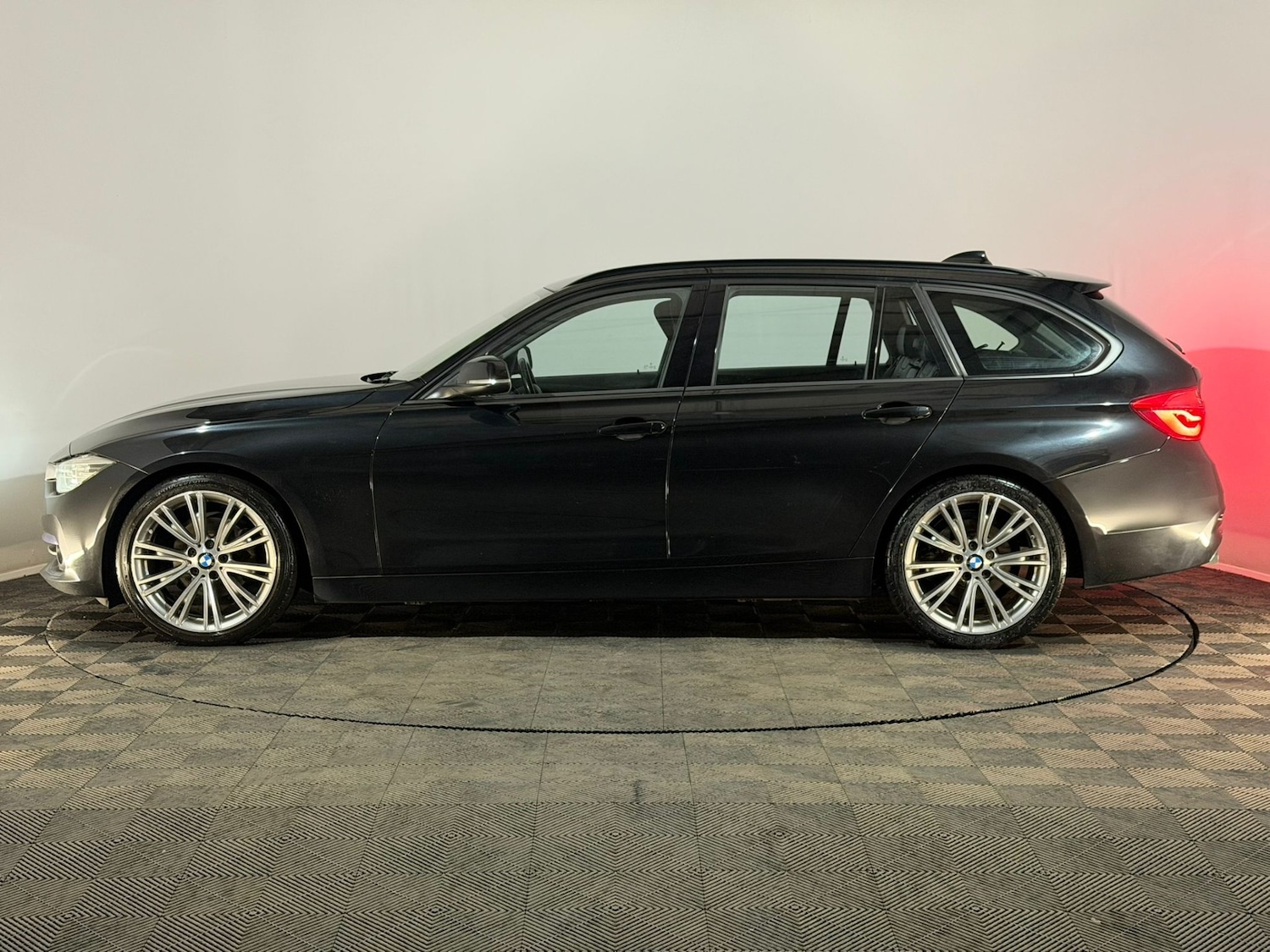 Used BMW 3 Series 2017 for sale - 76145745: Photo 5