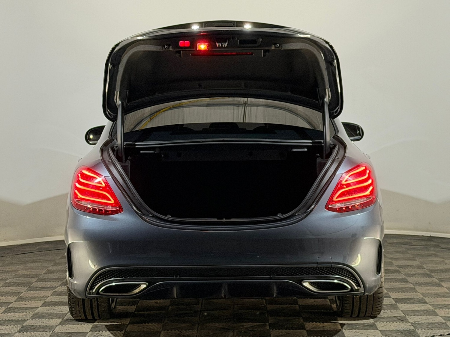 Used Mercedes-Benz C Class 2016 for sale - 77091957: Photo 8