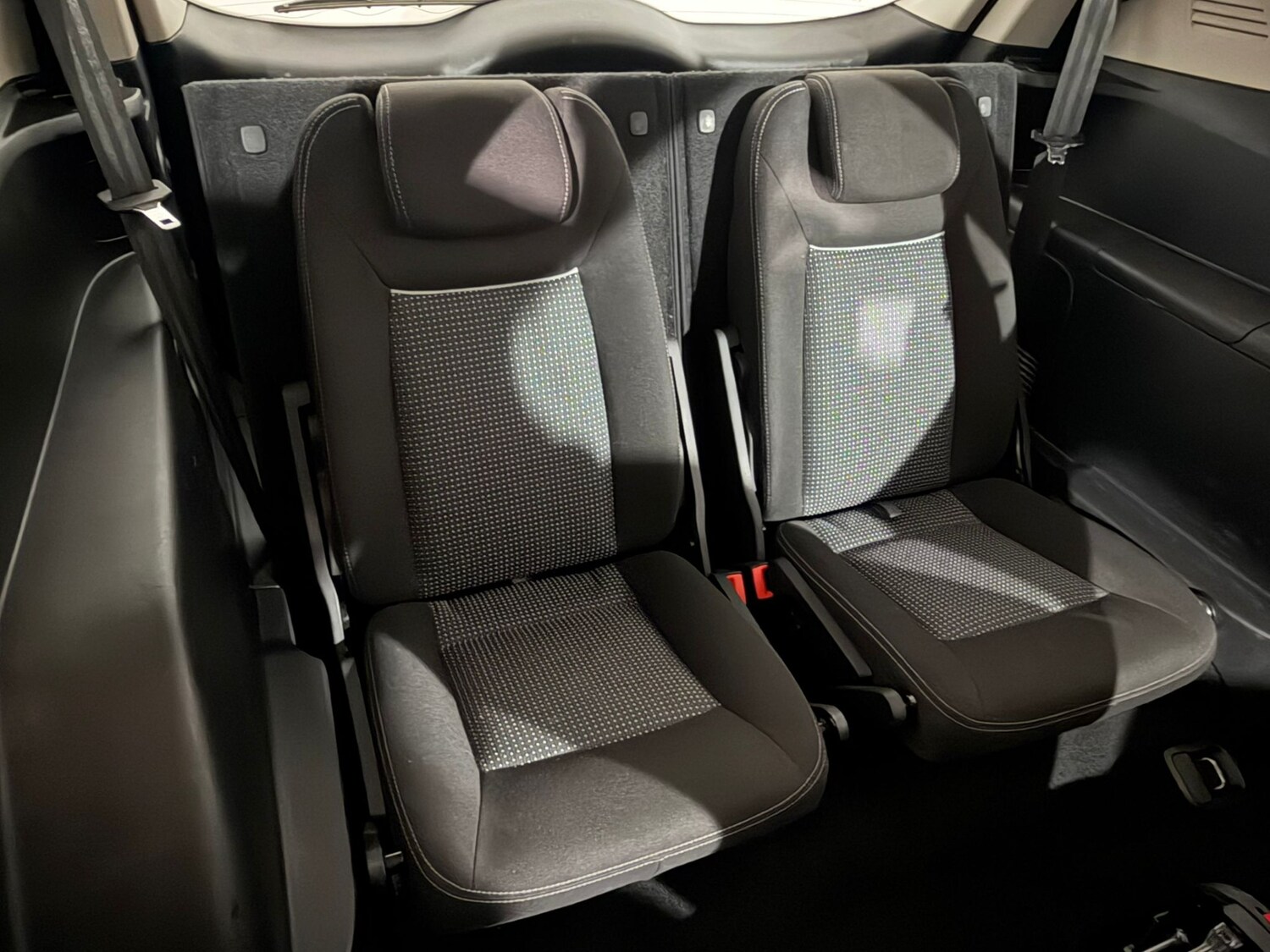 Used Ford S-Max 2013 for sale - 78088705: Photo 16