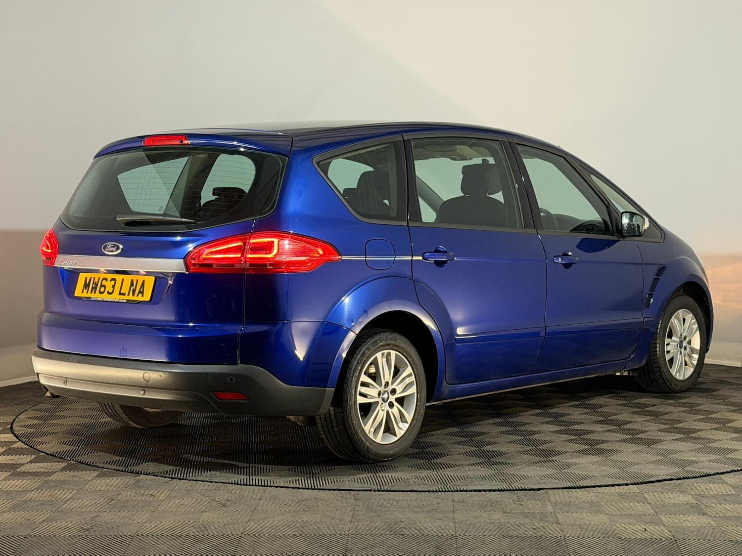 Used Ford S-Max 2013 for sale - 78088705: Photo 3
