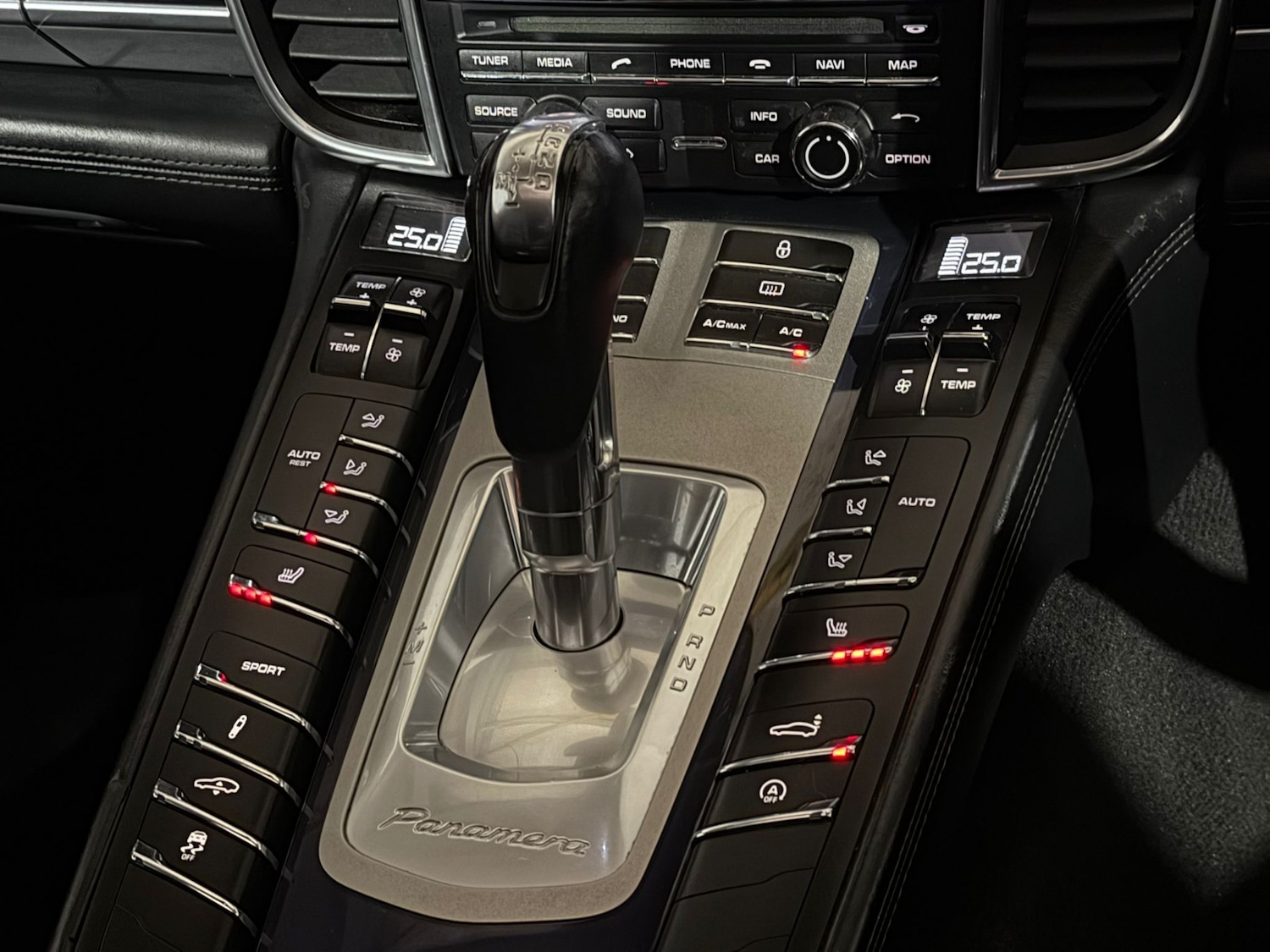 Used Porsche Panamera 2011 for sale - 78198846: Photo 16