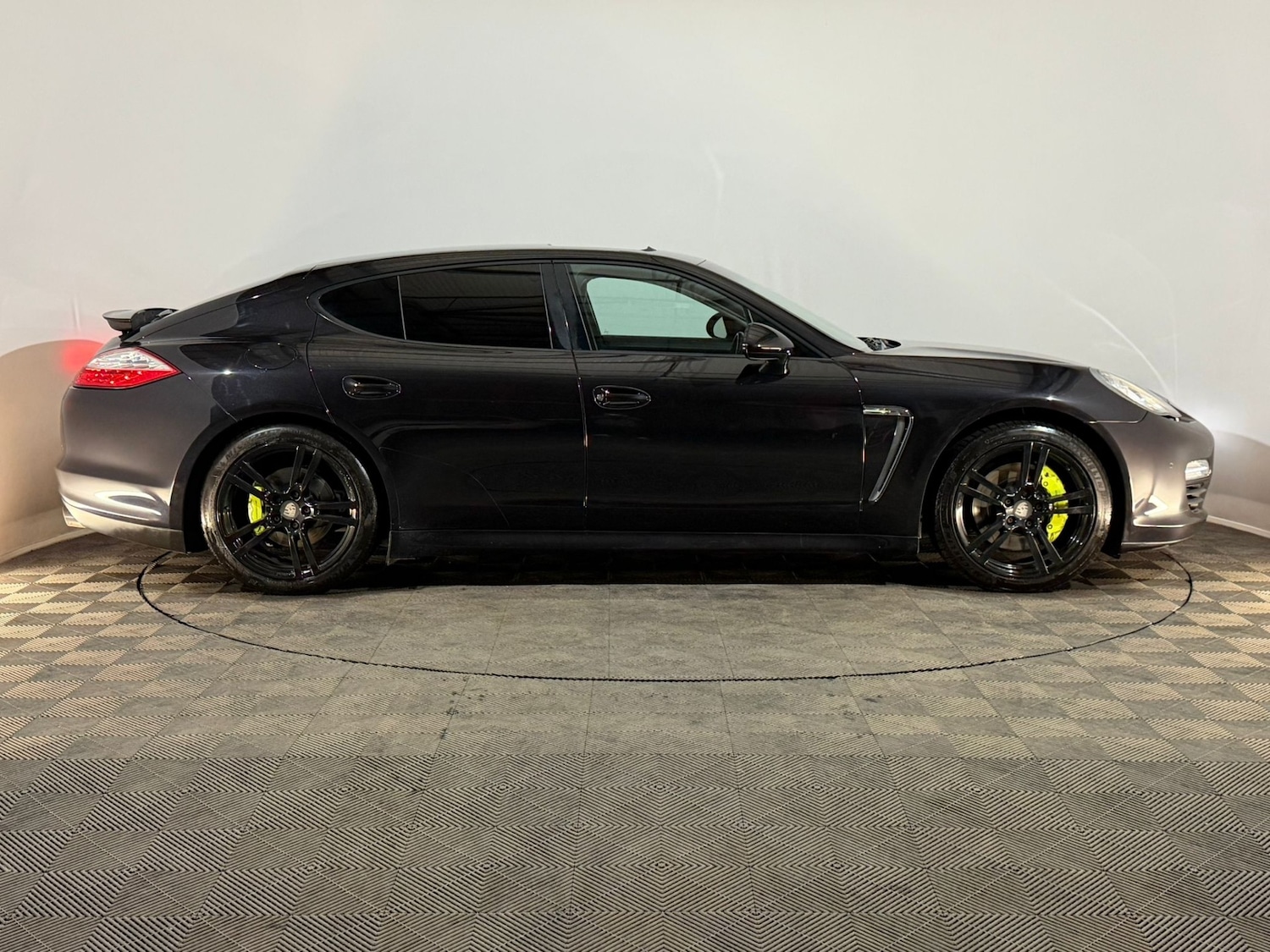 Used Porsche Panamera 2011 for sale - 78198846: Photo 4