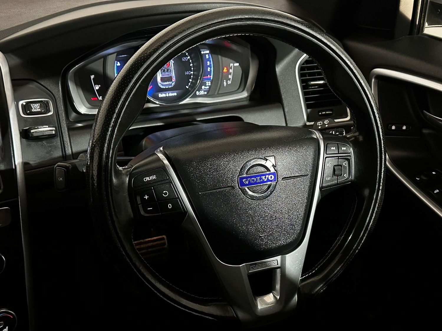 Used Volvo XC60 2015 for sale - 76017623: Photo 13