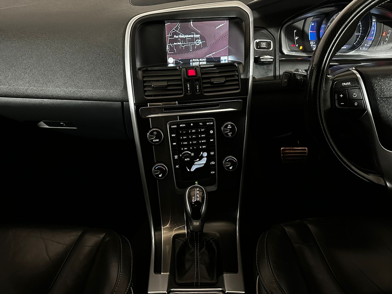 Used Volvo XC60 2015 for sale - 76017623: Photo 14