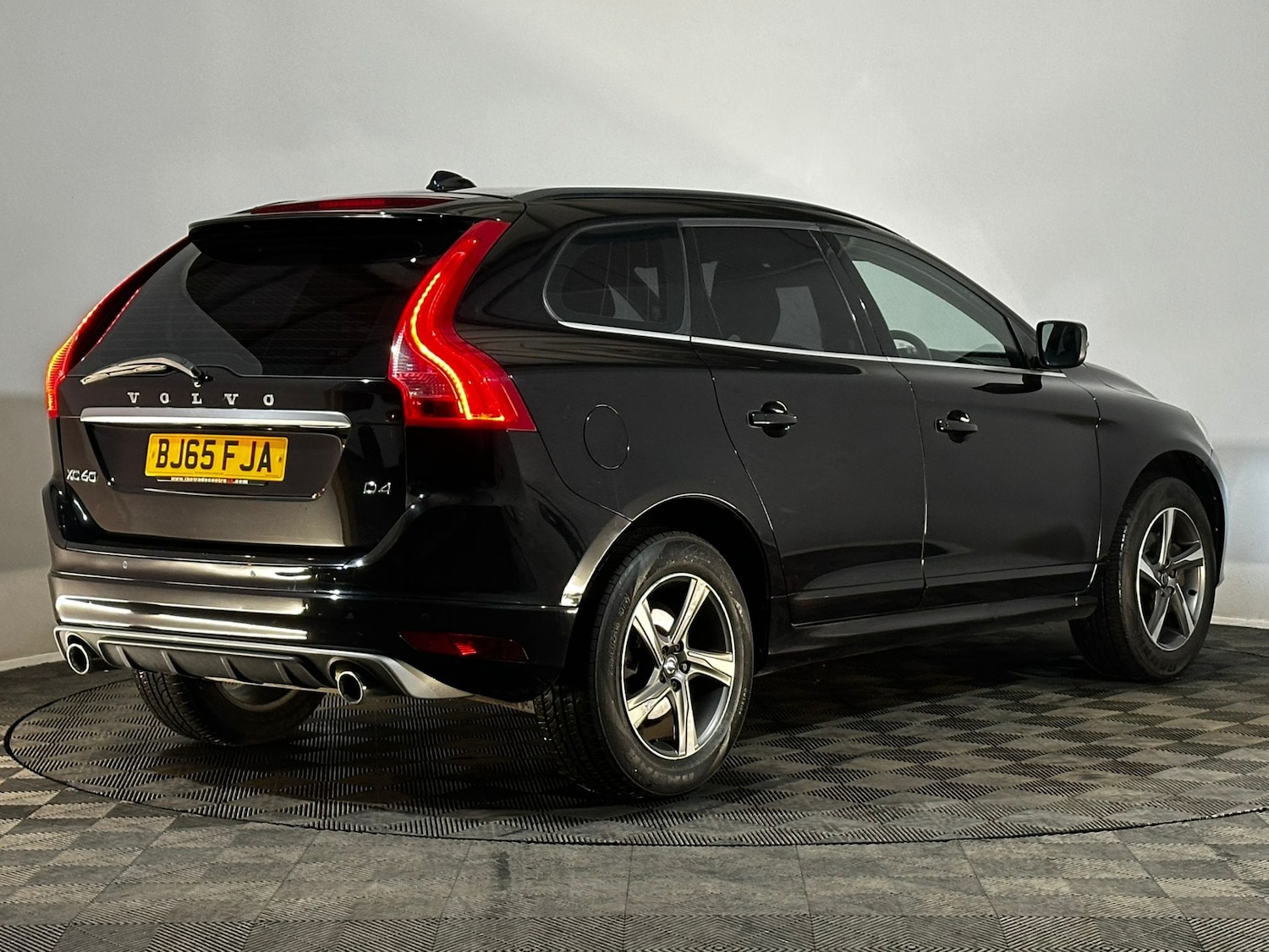 Used Volvo XC60 2015 for sale - 76017623: Photo 6