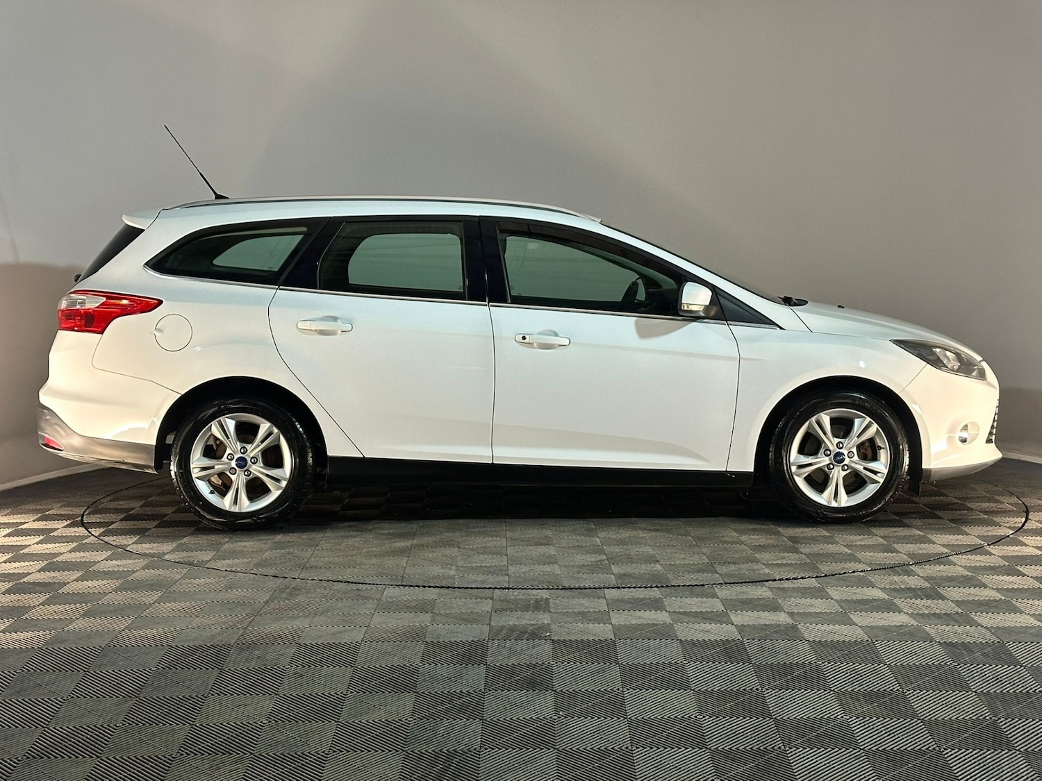 Used Ford Focus 2014 for sale - 77461224: Photo 4