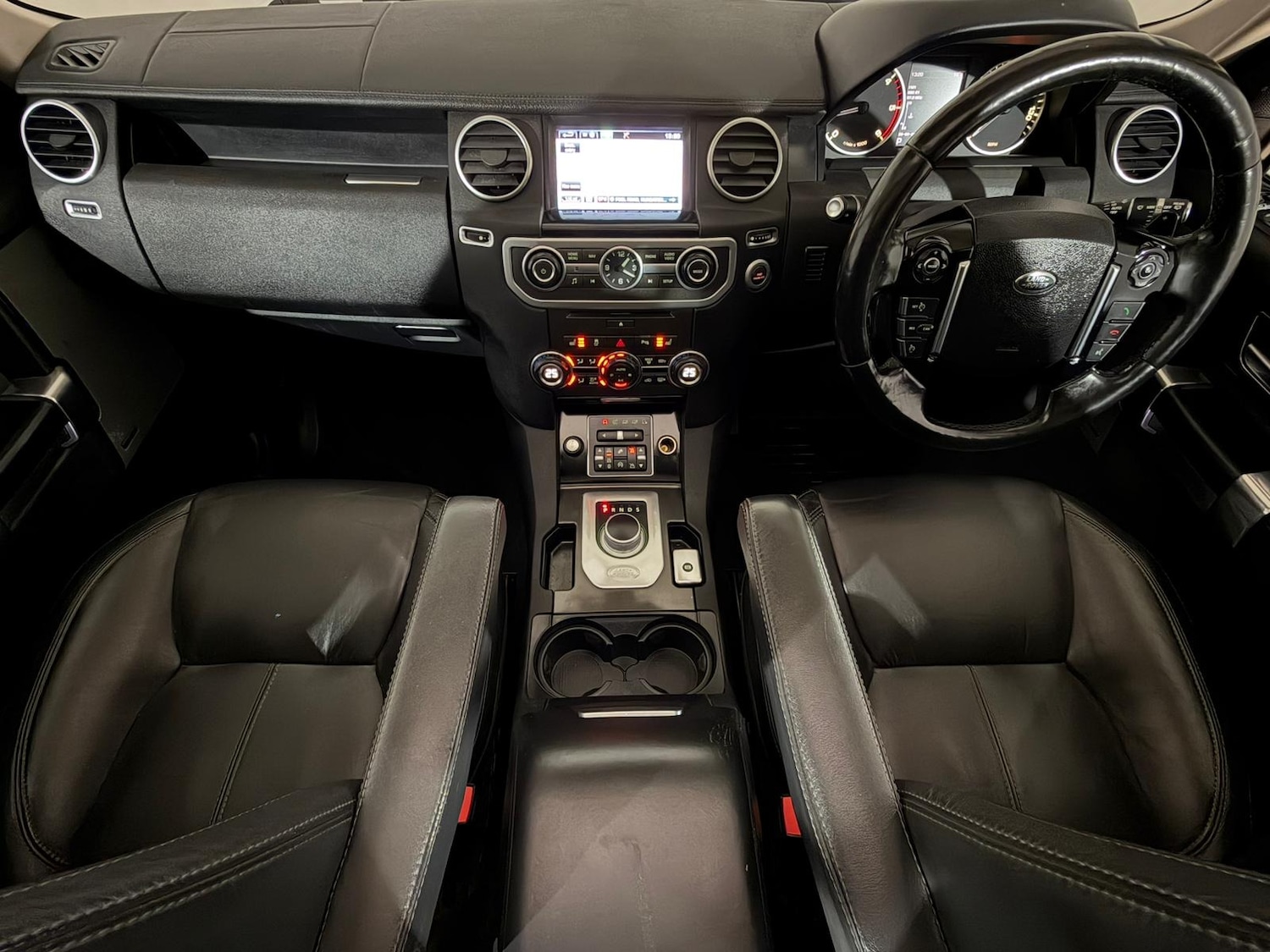 Used Land Rover Discovery 2015 for sale - 76089961: Photo 11