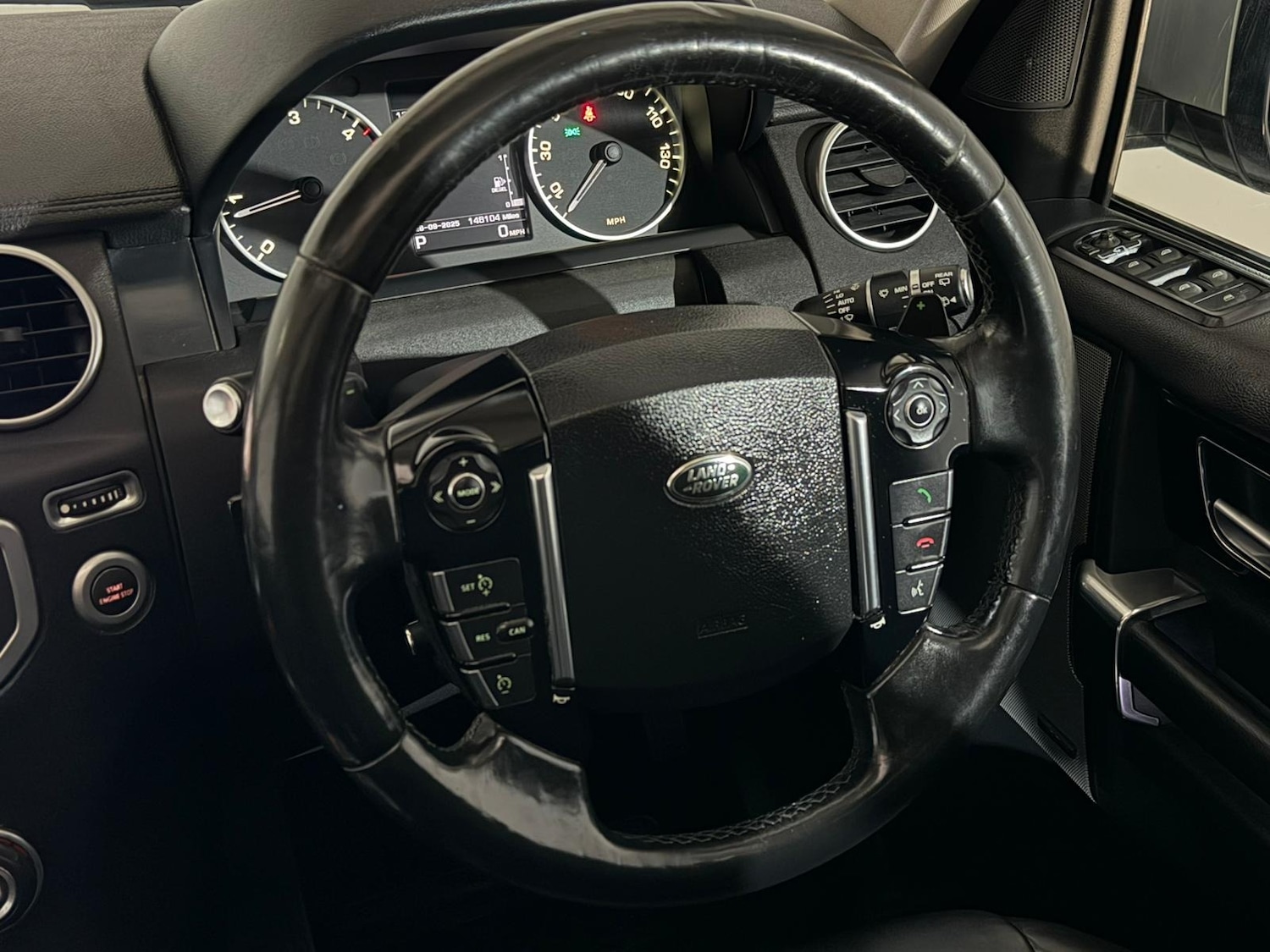 Used Land Rover Discovery 2015 for sale - 76089961: Photo 13