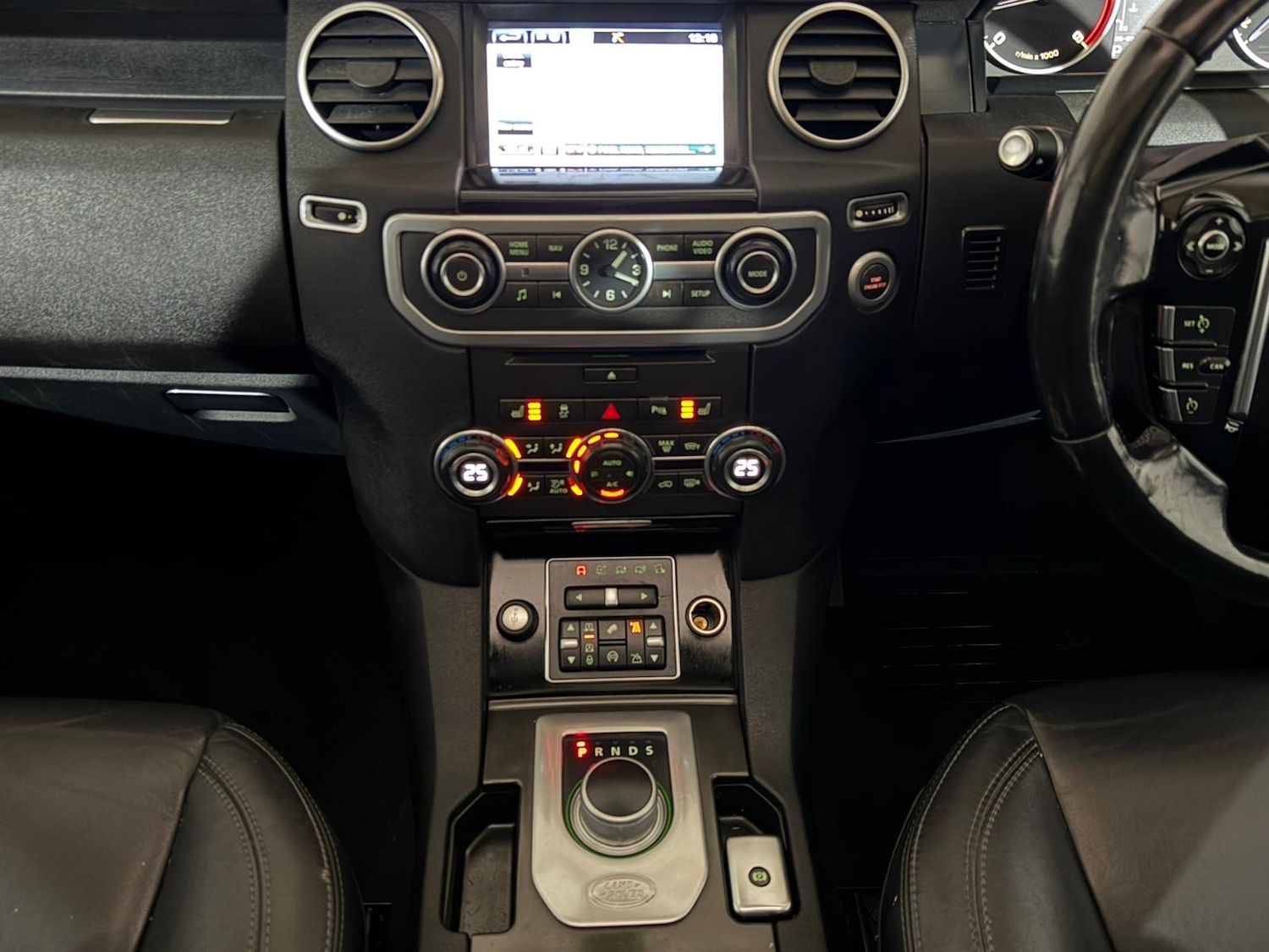 Used Land Rover Discovery 2015 for sale - 76089961: Photo 14