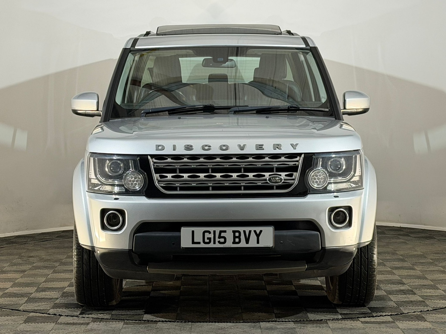 Used Land Rover Discovery 2015 for sale - 76089961: Photo 2