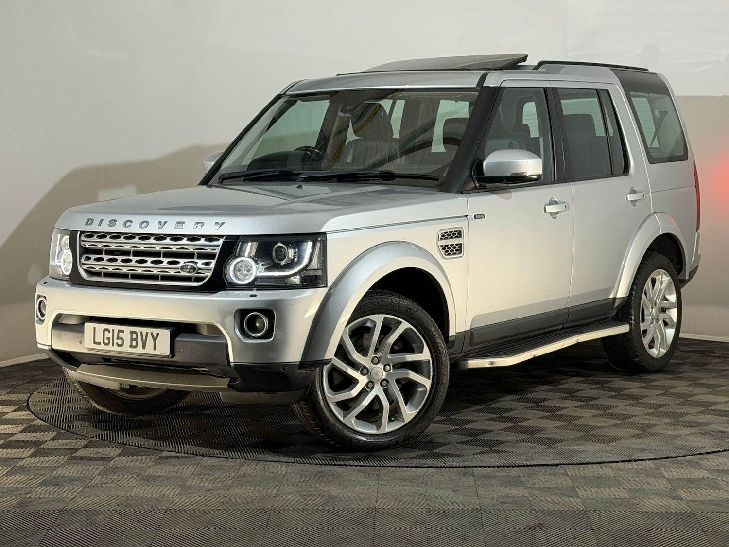 Used Land Rover Discovery 2015 for sale - 76089961: Photo 3