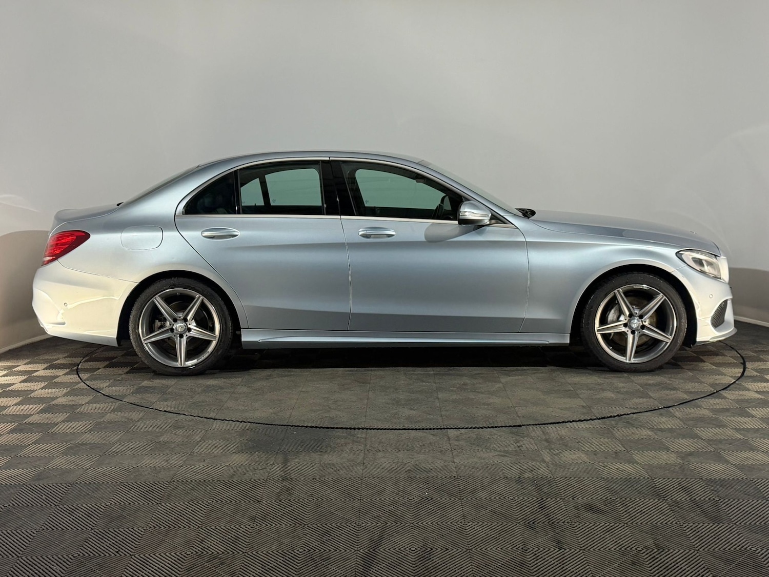 Used Mercedes-Benz C Class 2014 for sale - 77049330: Photo 4
