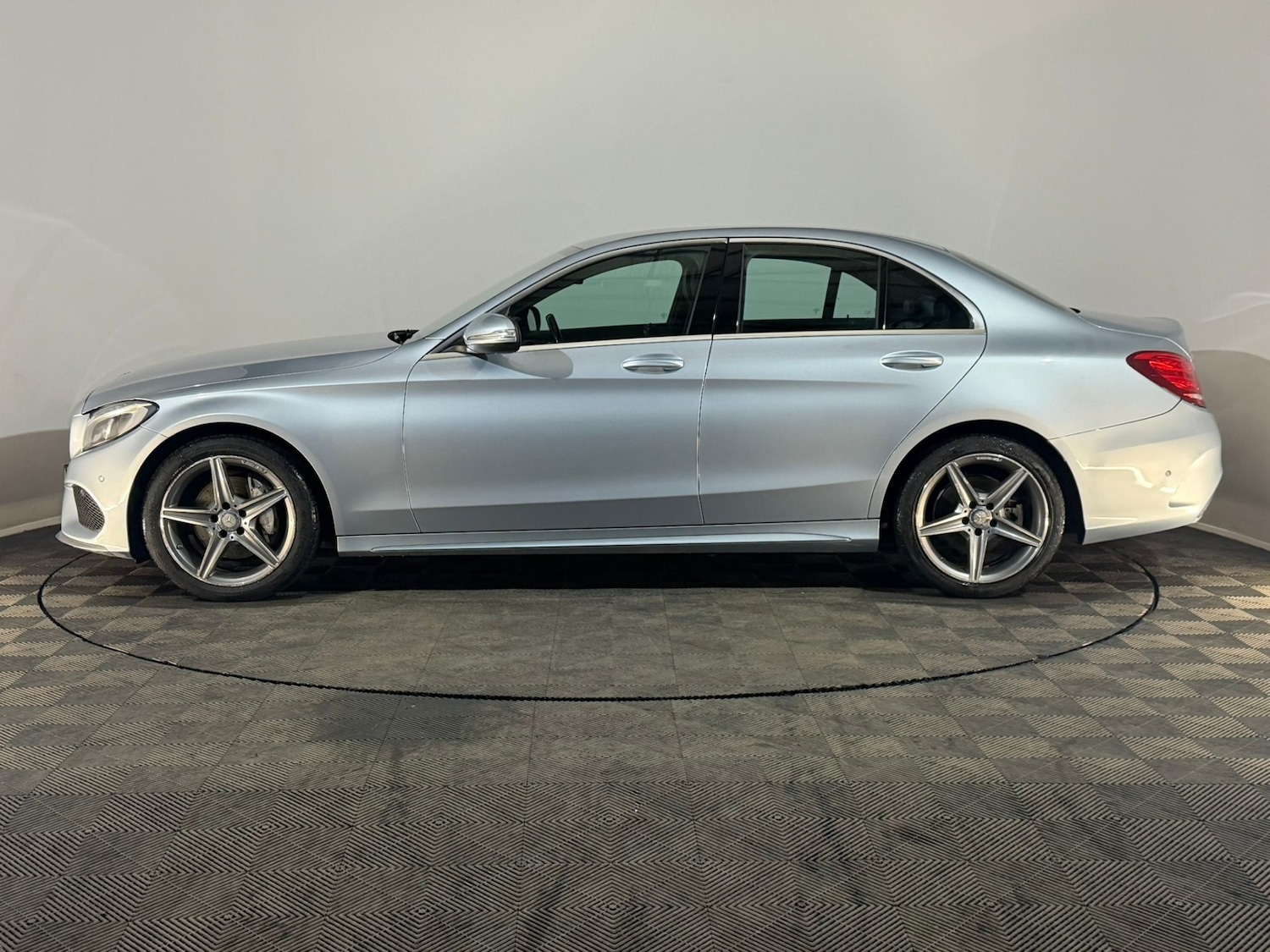 Used Mercedes-Benz C Class 2014 for sale - 77049330: Photo 5