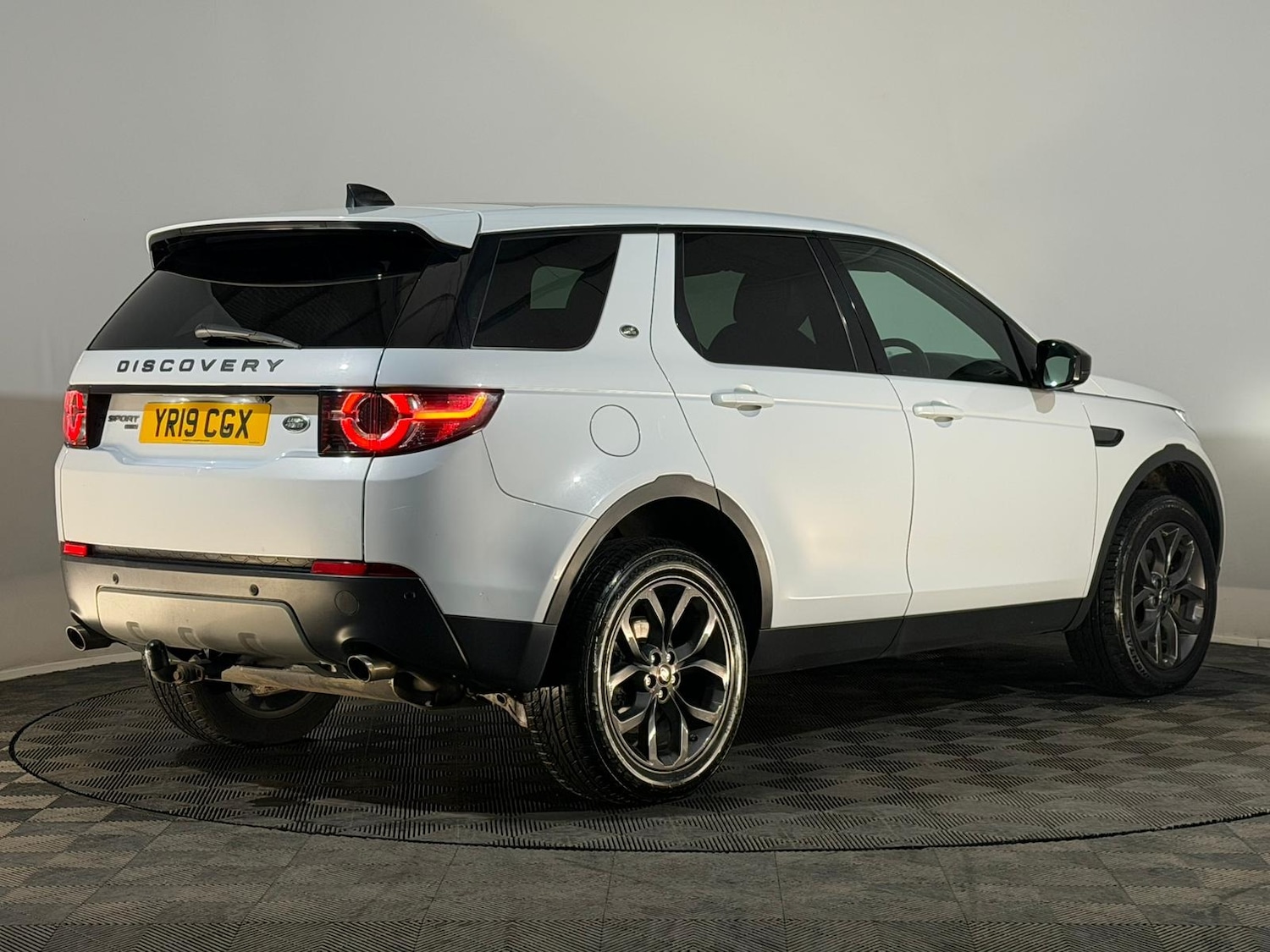 Used Land Rover Discovery Sport 2019 for sale - 76931778: Photo 6