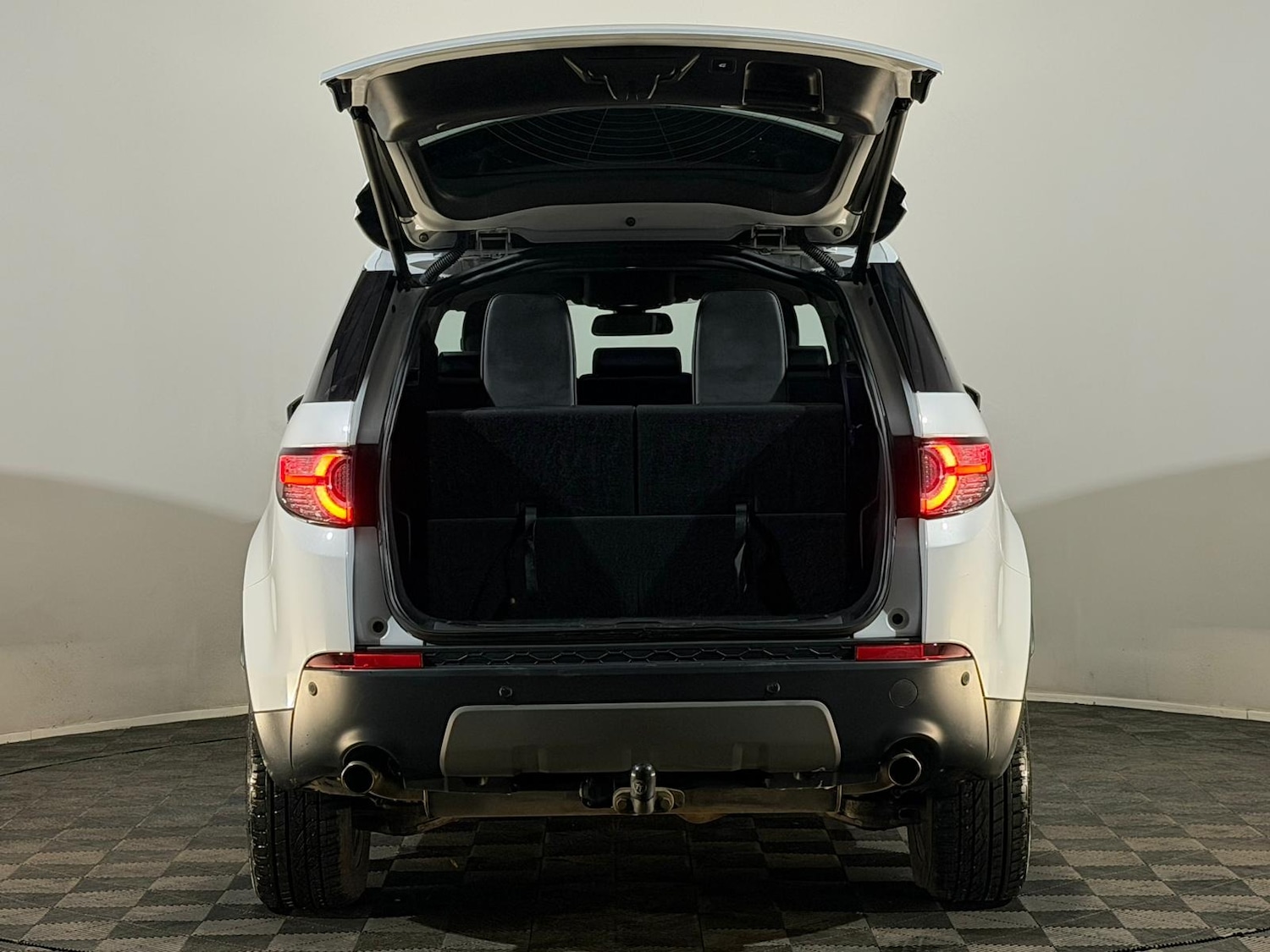 Used Land Rover Discovery Sport 2019 for sale - 76931778: Photo 8