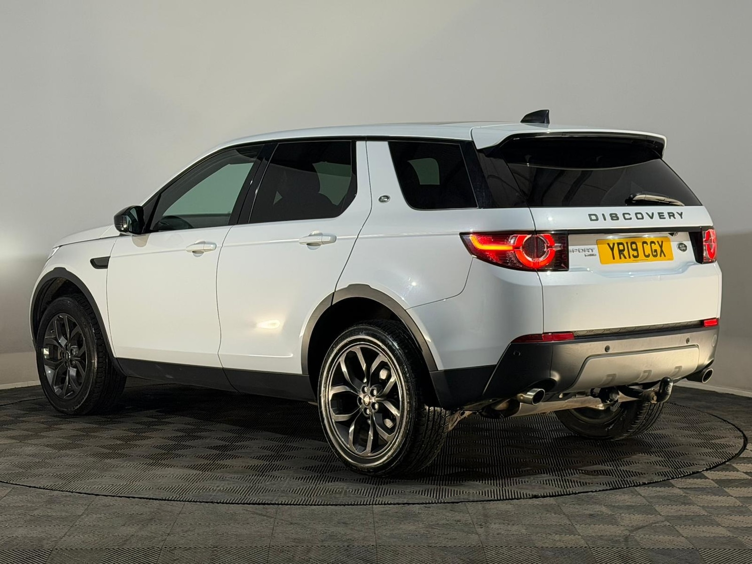 Used Land Rover Discovery Sport 2019 for sale - 76931778: Photo 9