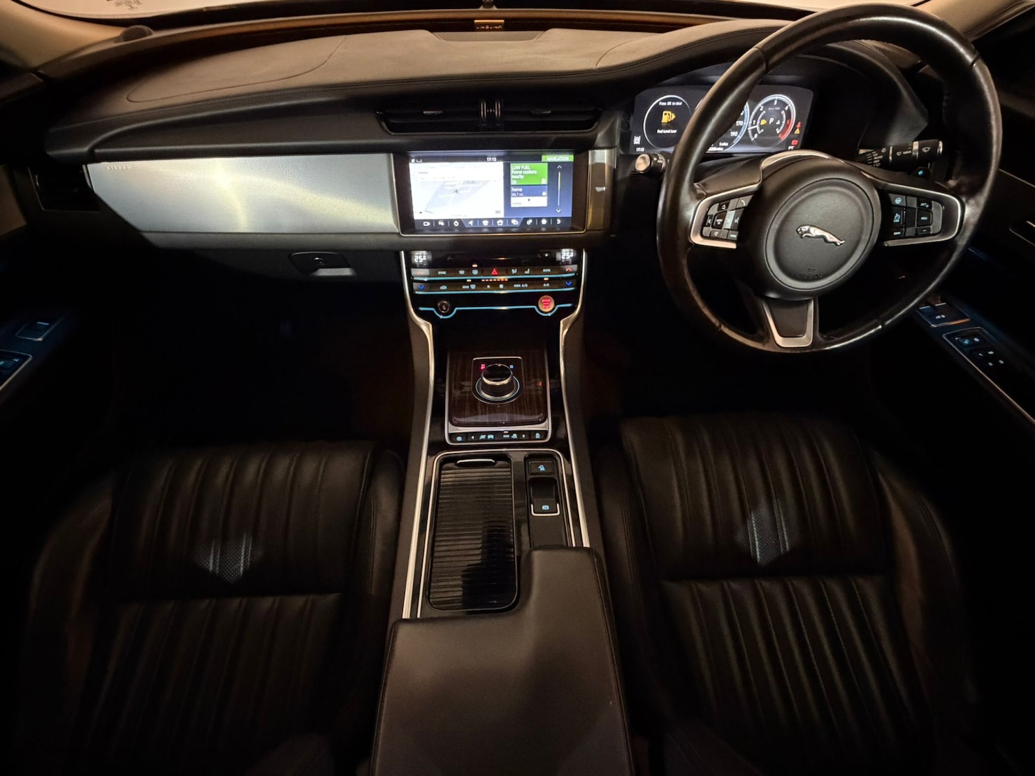 Used Jaguar XF 2017 for sale - 76611347: Photo 11