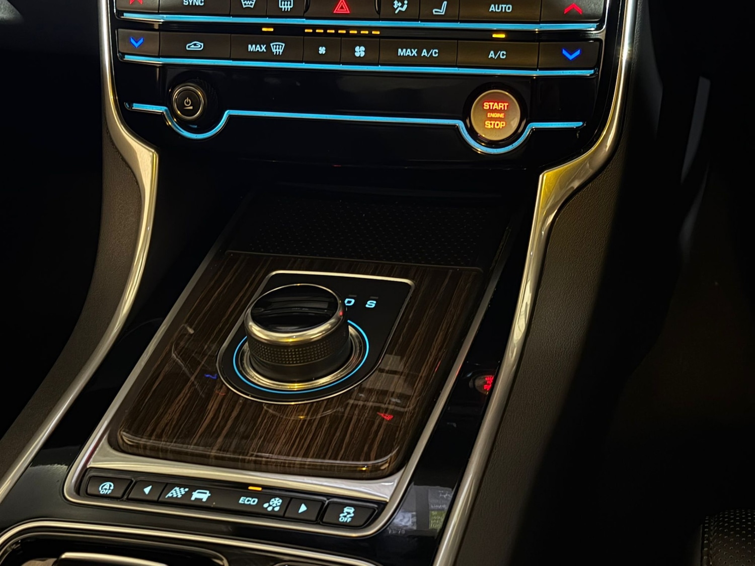 Used Jaguar XF 2017 for sale - 76611347: Photo 14