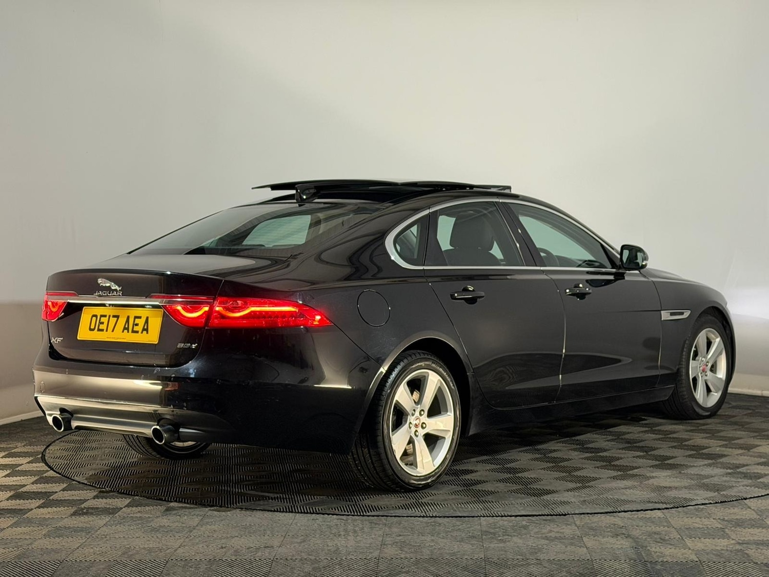 Used Jaguar XF 2017 for sale - 76611347: Photo 6