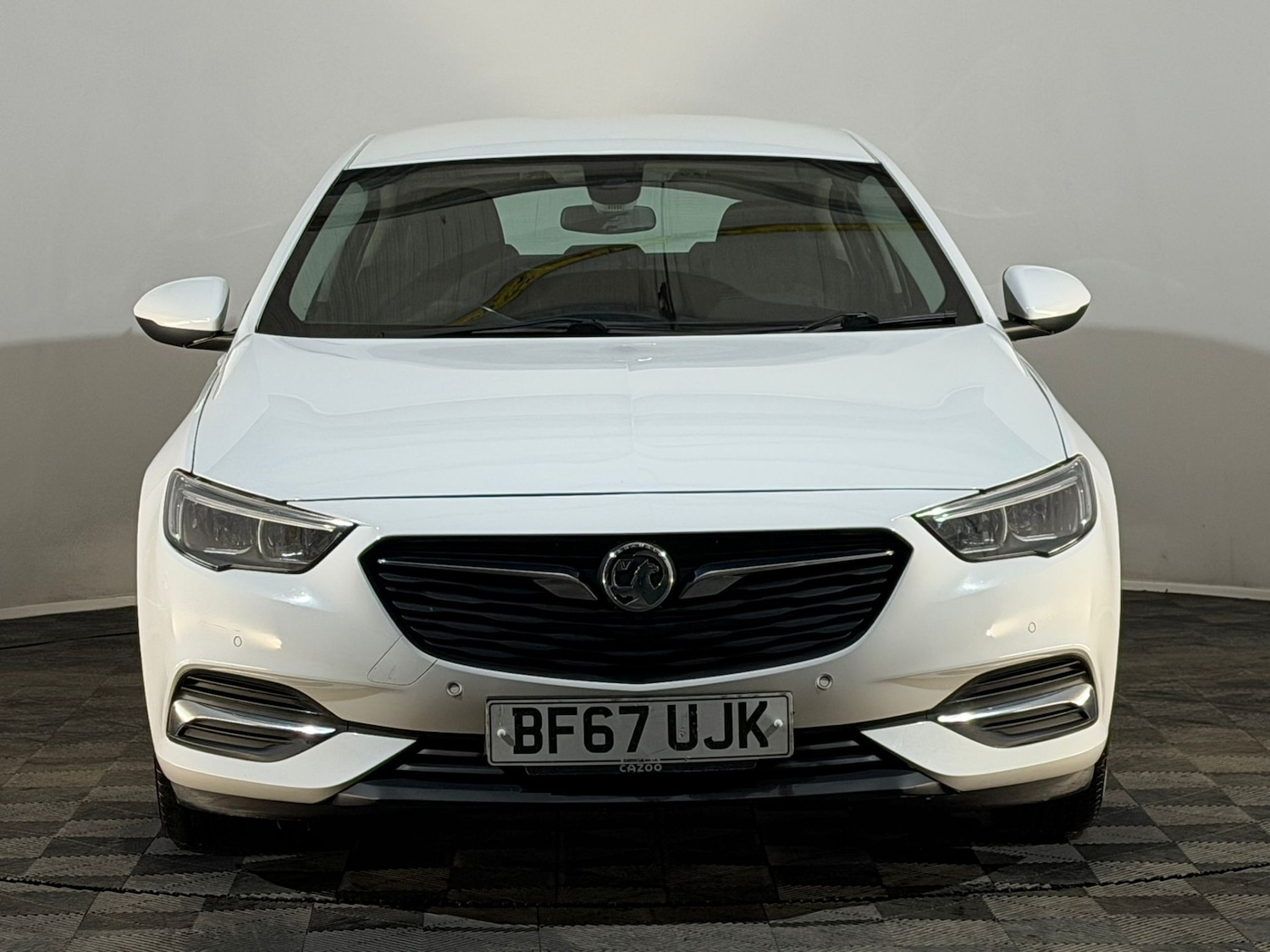 Used Vauxhall Insignia 2017 for sale - 77164701: Photo 2