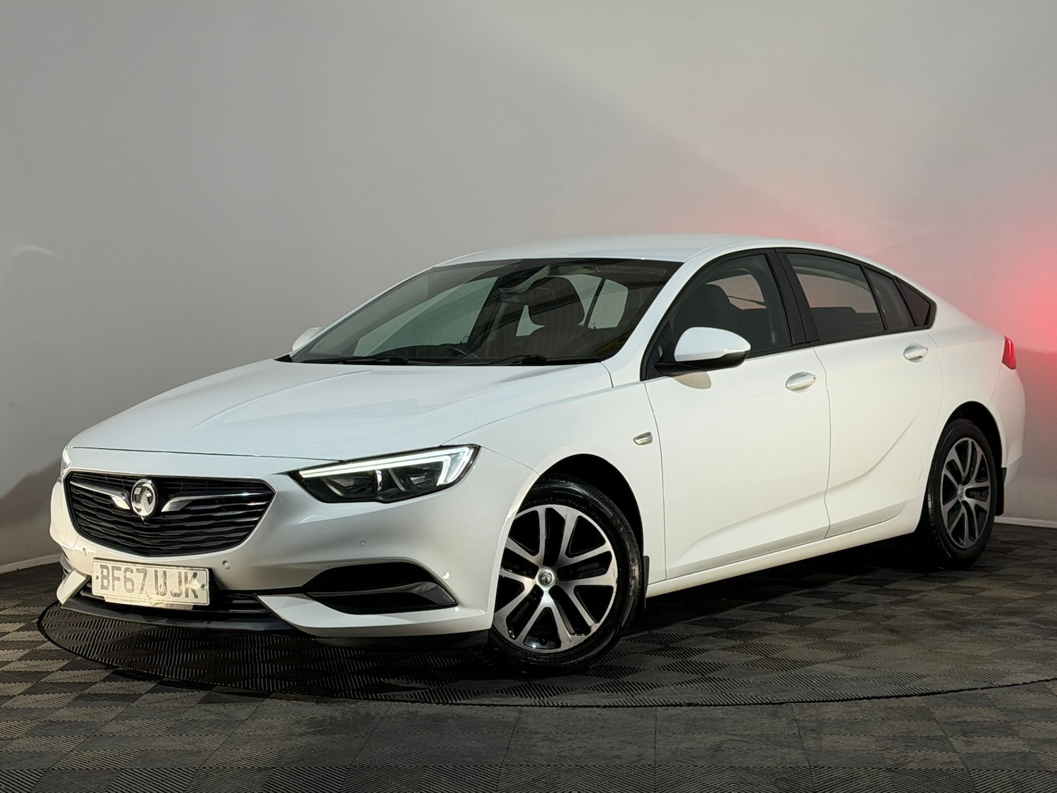 Used Vauxhall Insignia 2017 for sale - 77164701: Photo 3