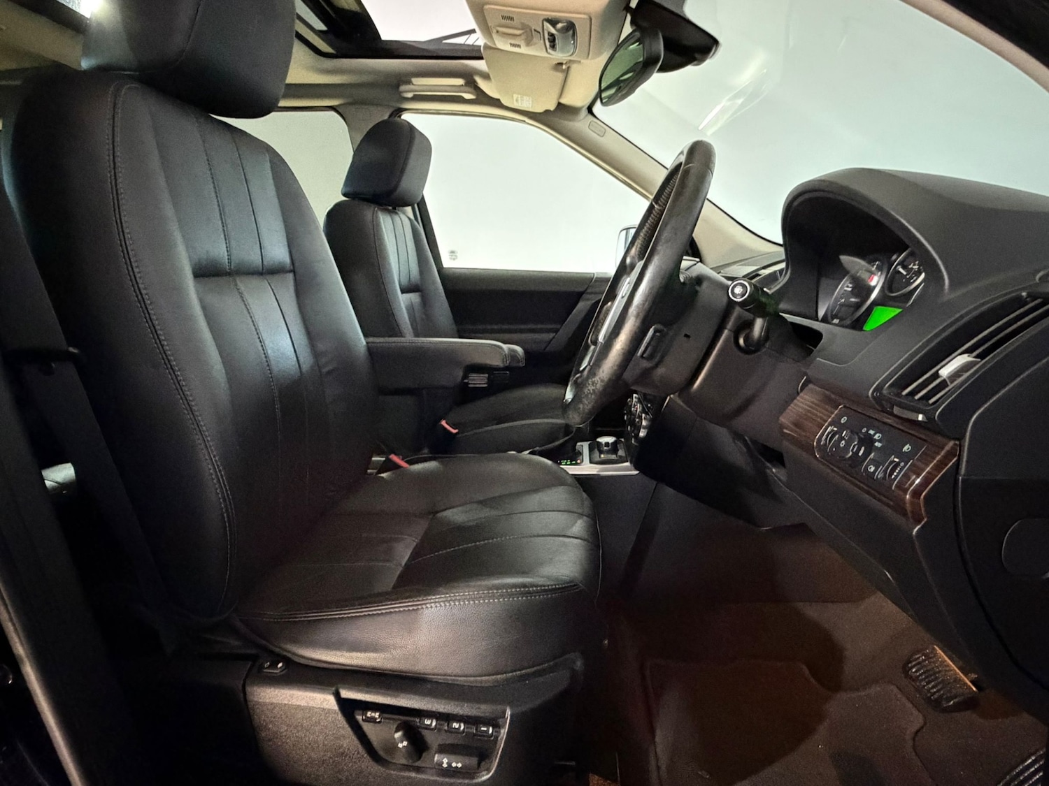 Used Land Rover Freelander 2012 for sale - 76477544: Photo 17