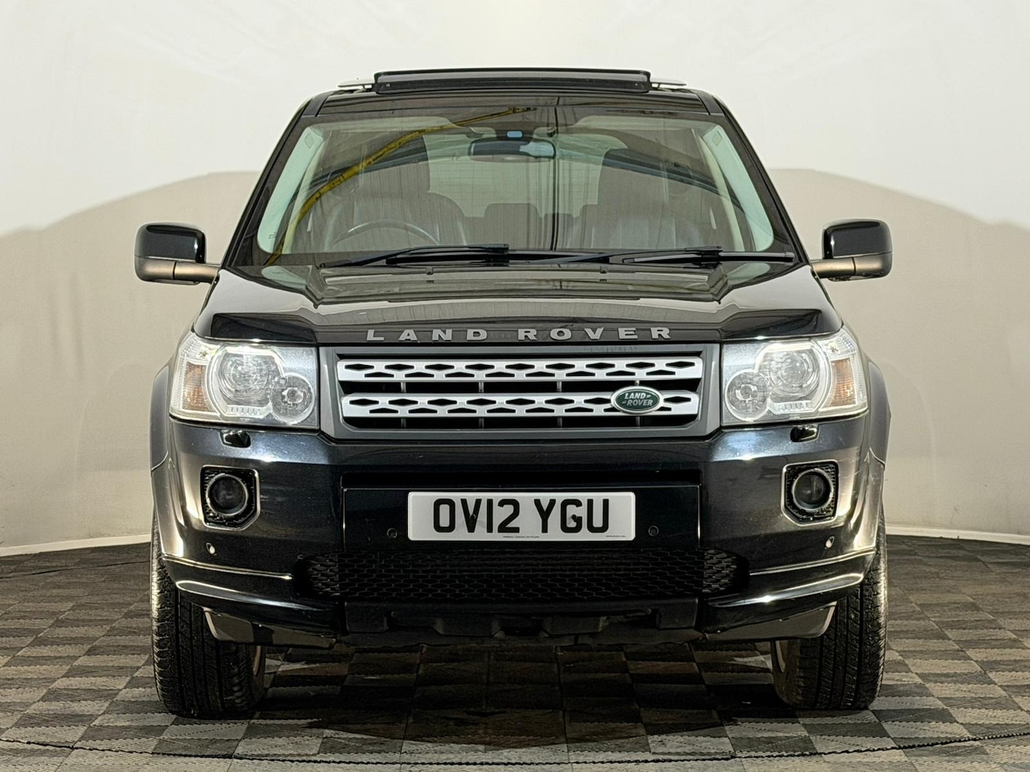 Used Land Rover Freelander 2012 for sale - 76477544: Photo 2
