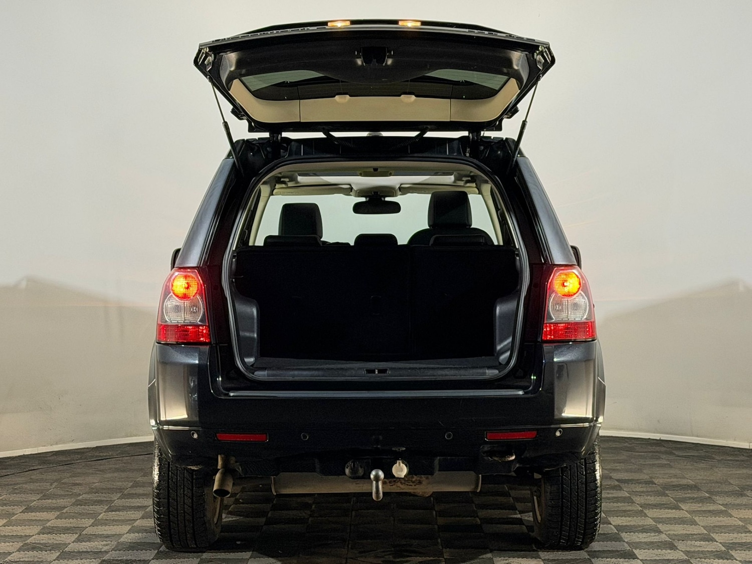 Used Land Rover Freelander 2012 for sale - 76477544: Photo 8