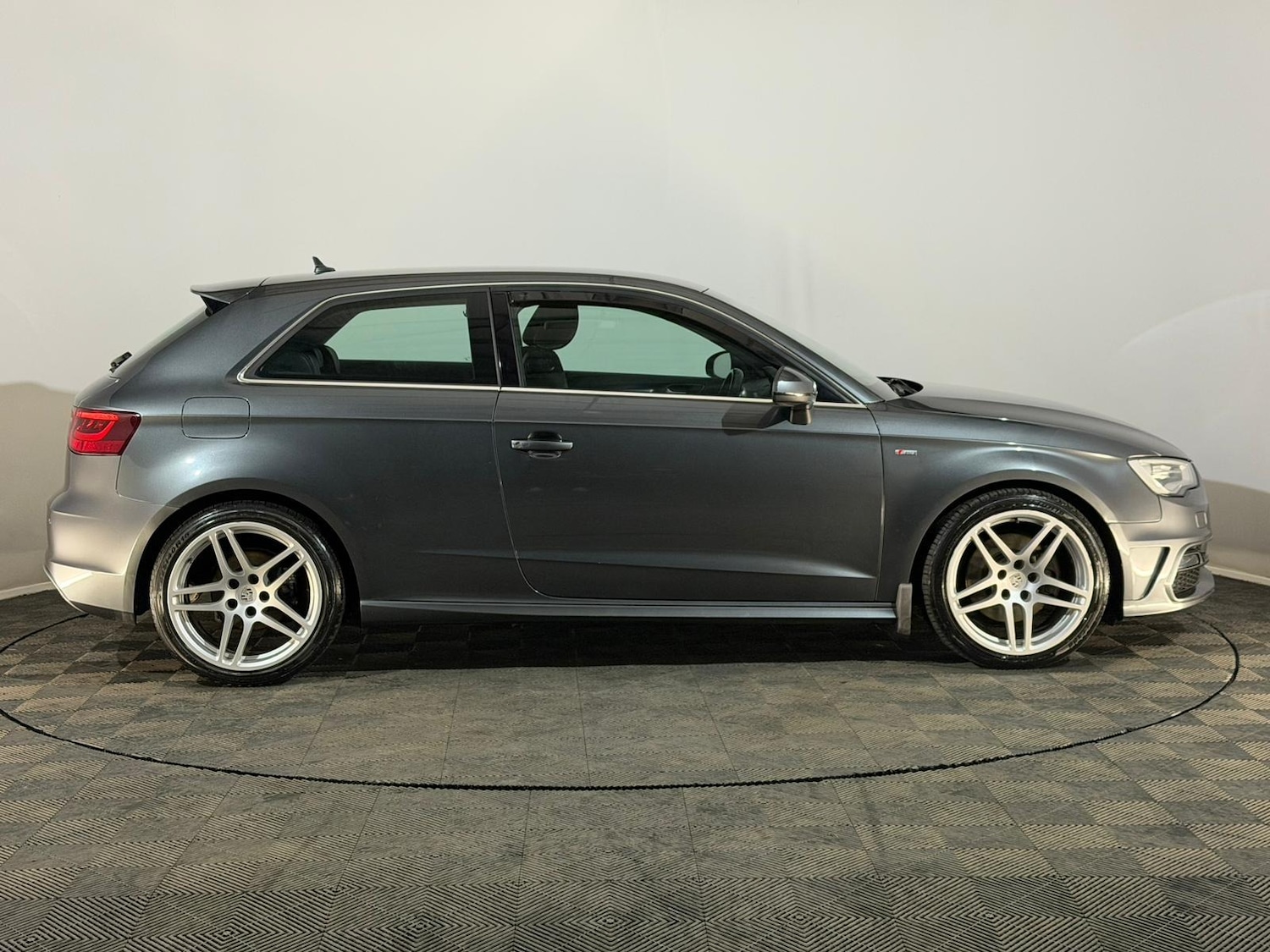Used Audi A3 2014 for sale - 76826298: Photo 4