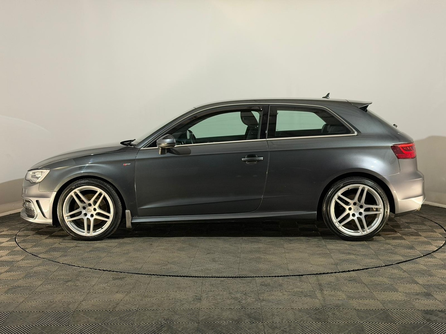 Used Audi A3 2014 for sale - 76826298: Photo 5