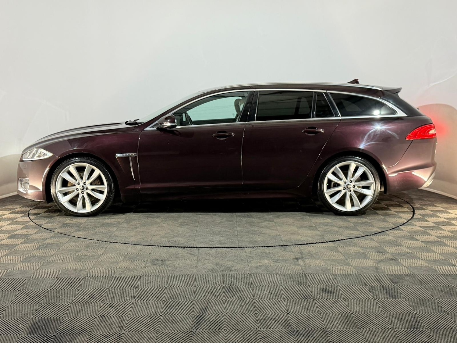 Used Jaguar XF 2012 for sale - 76987006: Photo 5