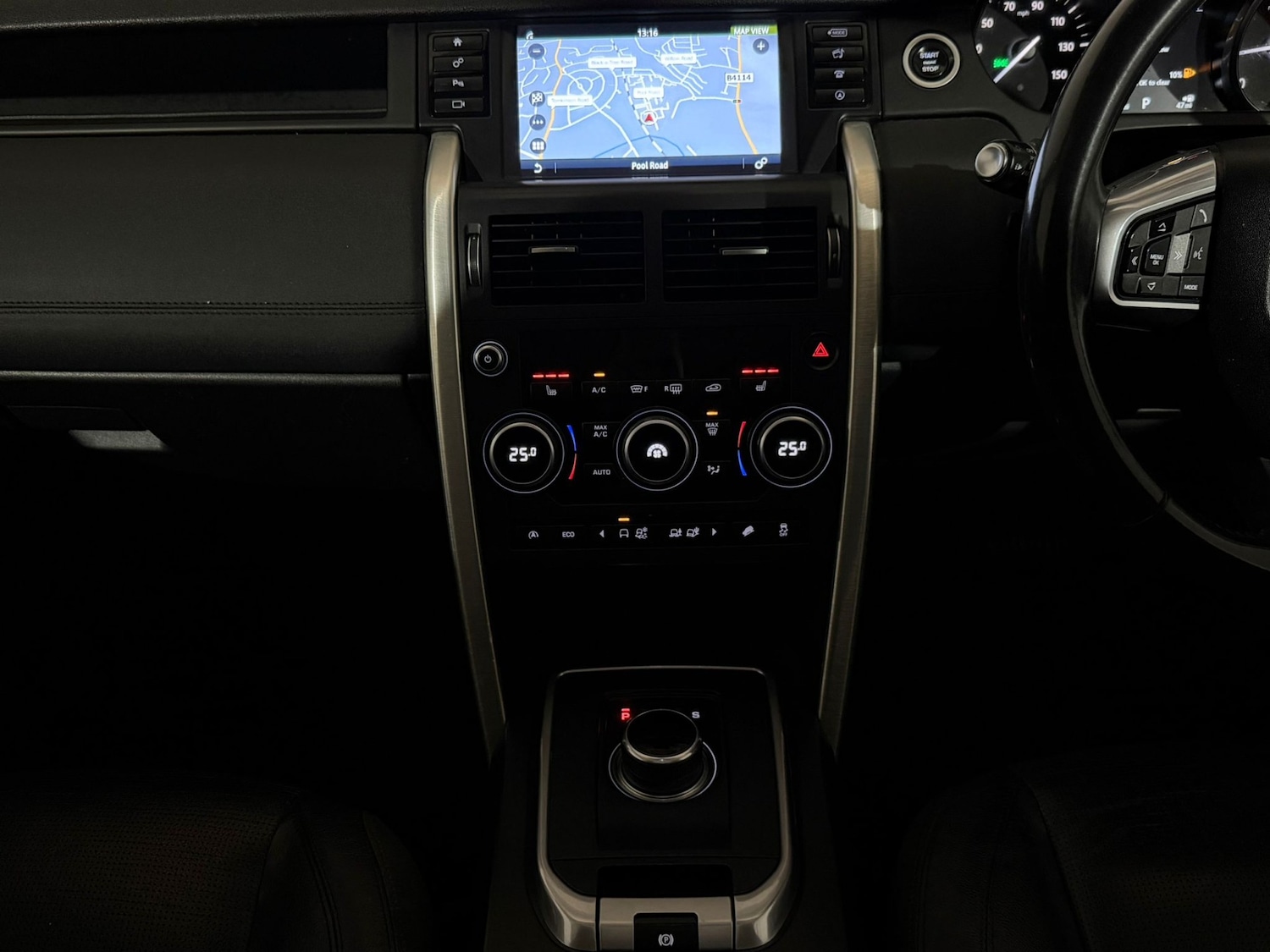 Used Land Rover Discovery Sport 2017 for sale - 76344306: Photo 14