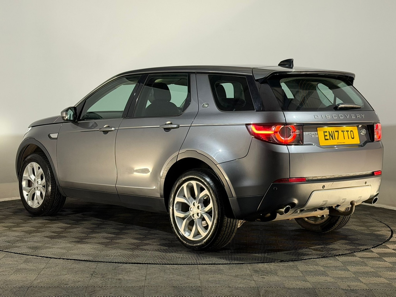 Used Land Rover Discovery Sport 2017 for sale - 76344306: Photo 9