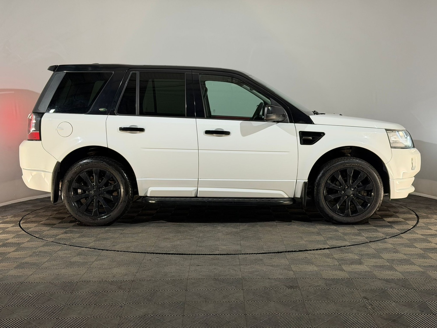 Used Land Rover Freelander 2013 for sale - 76611469: Photo 4