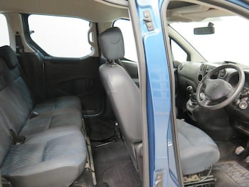 Used Peugeot Partner Tepee 2010 for sale - 43051899: Photo