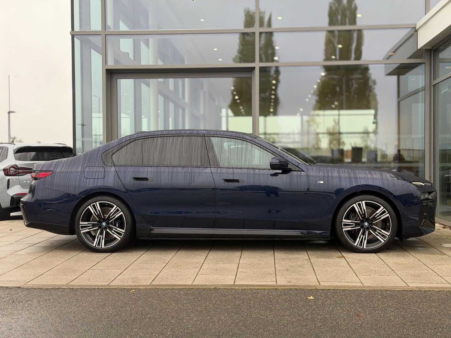 Used BMW i7 2025 for sale - 76400332: Photo 3