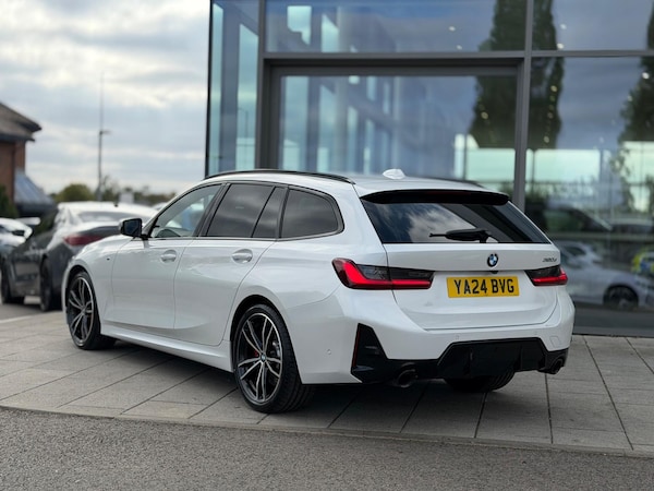 Used BMW 3 Series 2024 for sale - 76086103: Photo 2