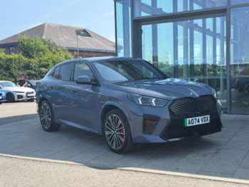 2025 (74) - xDrive30 M Sport 5-Door